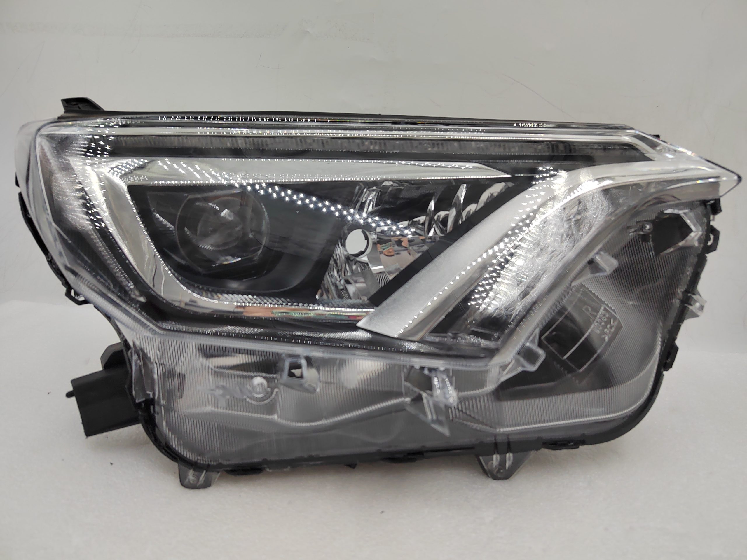 TOYOTA RAV4 4.5 XA40 2016-2018 LED R.H.S HEADLIGHT ASSEMBLY
