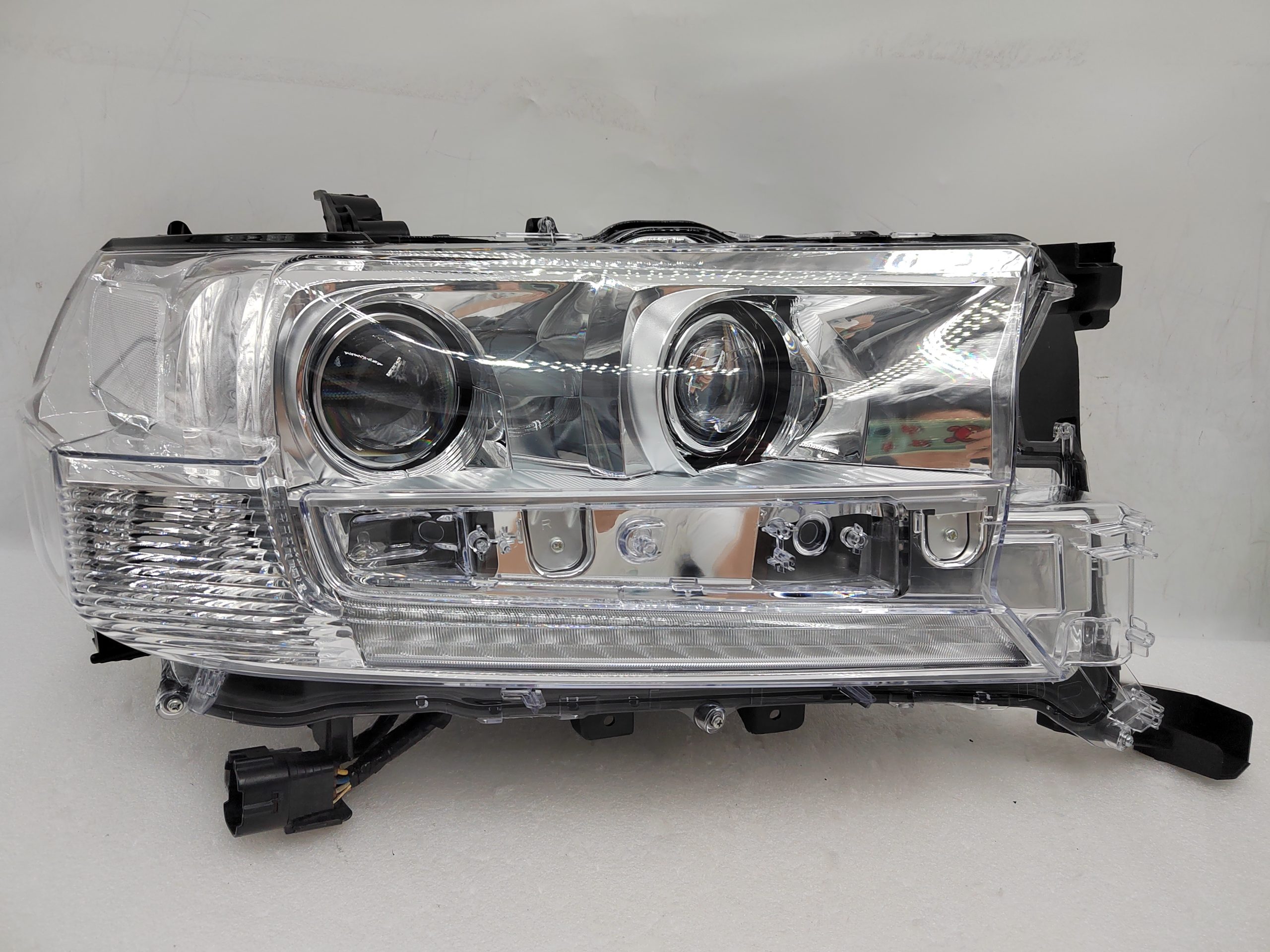 TOYOTA LANDCRUISER 200 SERIES VDJ200R 2016-2021 FULL LED R.H.S HEADLIGHT ASSEMBLY