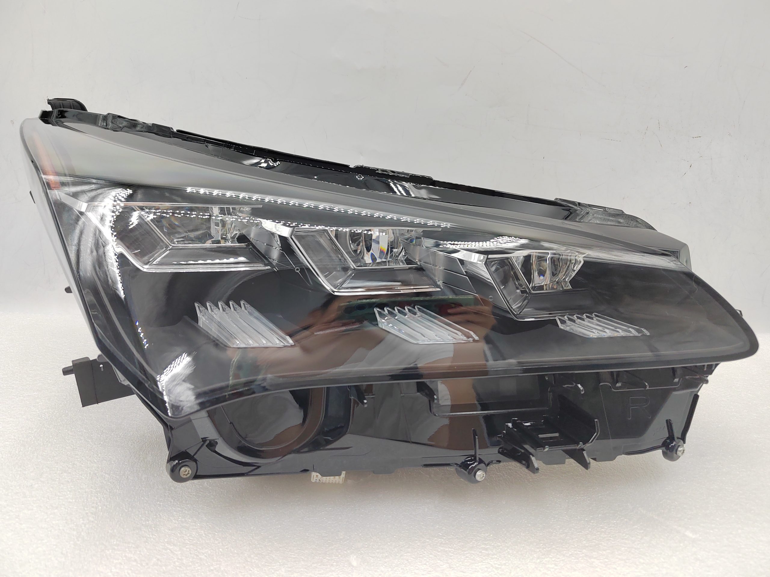 LEXUS NX 300H 2014-2017 LED R.H.S HEADLIGHT ASSEMBLY