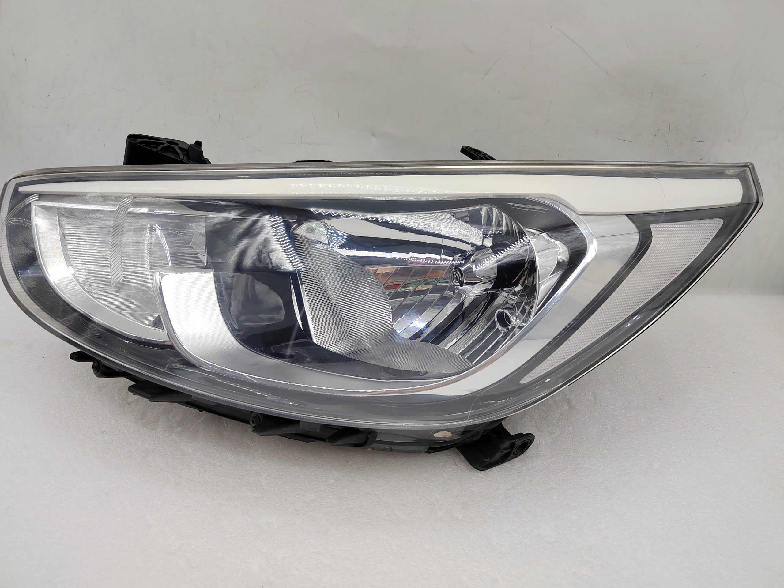 HYUNDAI ACCENT RB 2015-2017 HALOGEN L.H.S HEADLIGHT ASSEMBLY