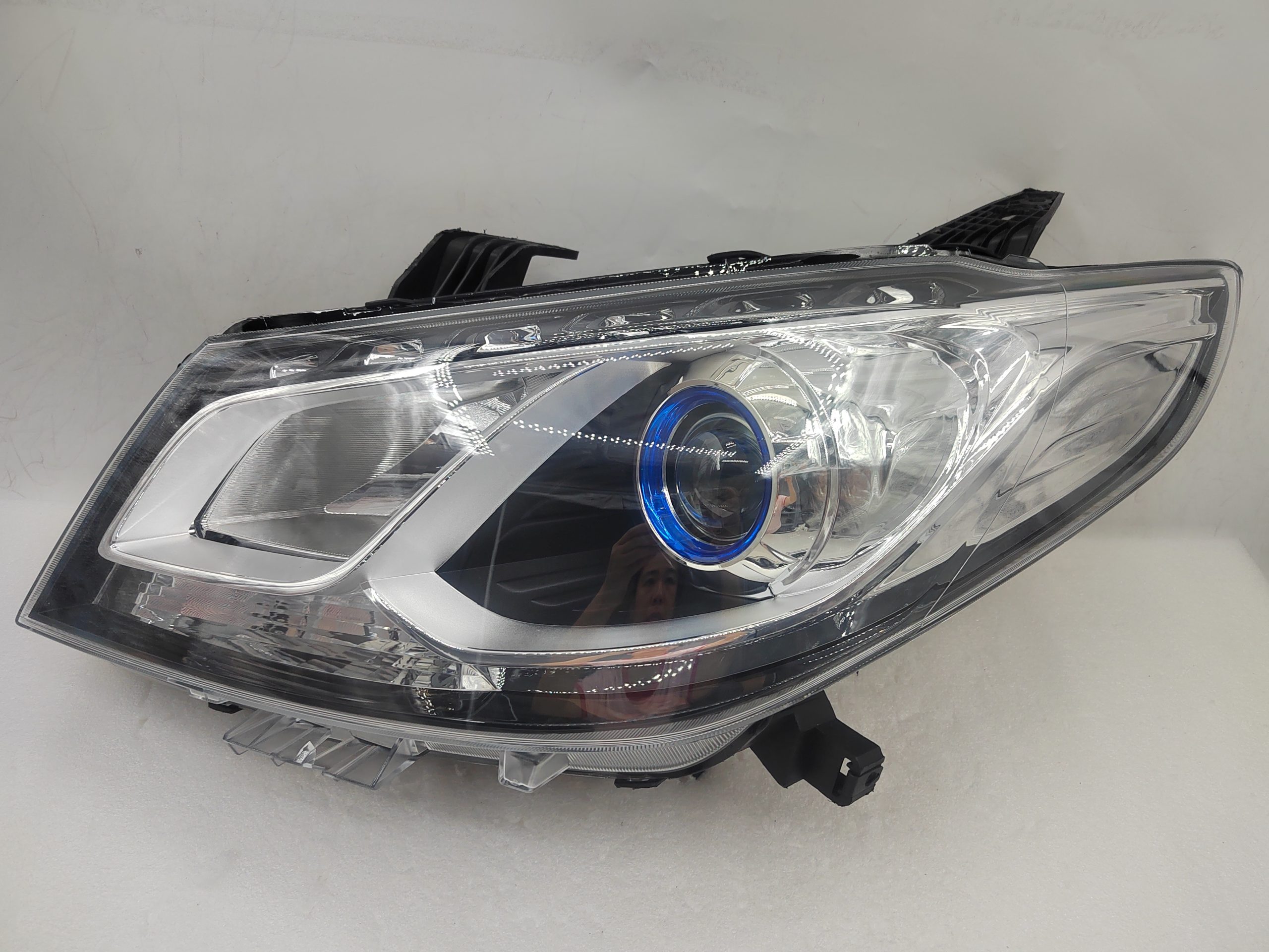 MAXUS LDV G10  2019-2023 XENON L.H.S HEADLIGHT ASSEMBLY
