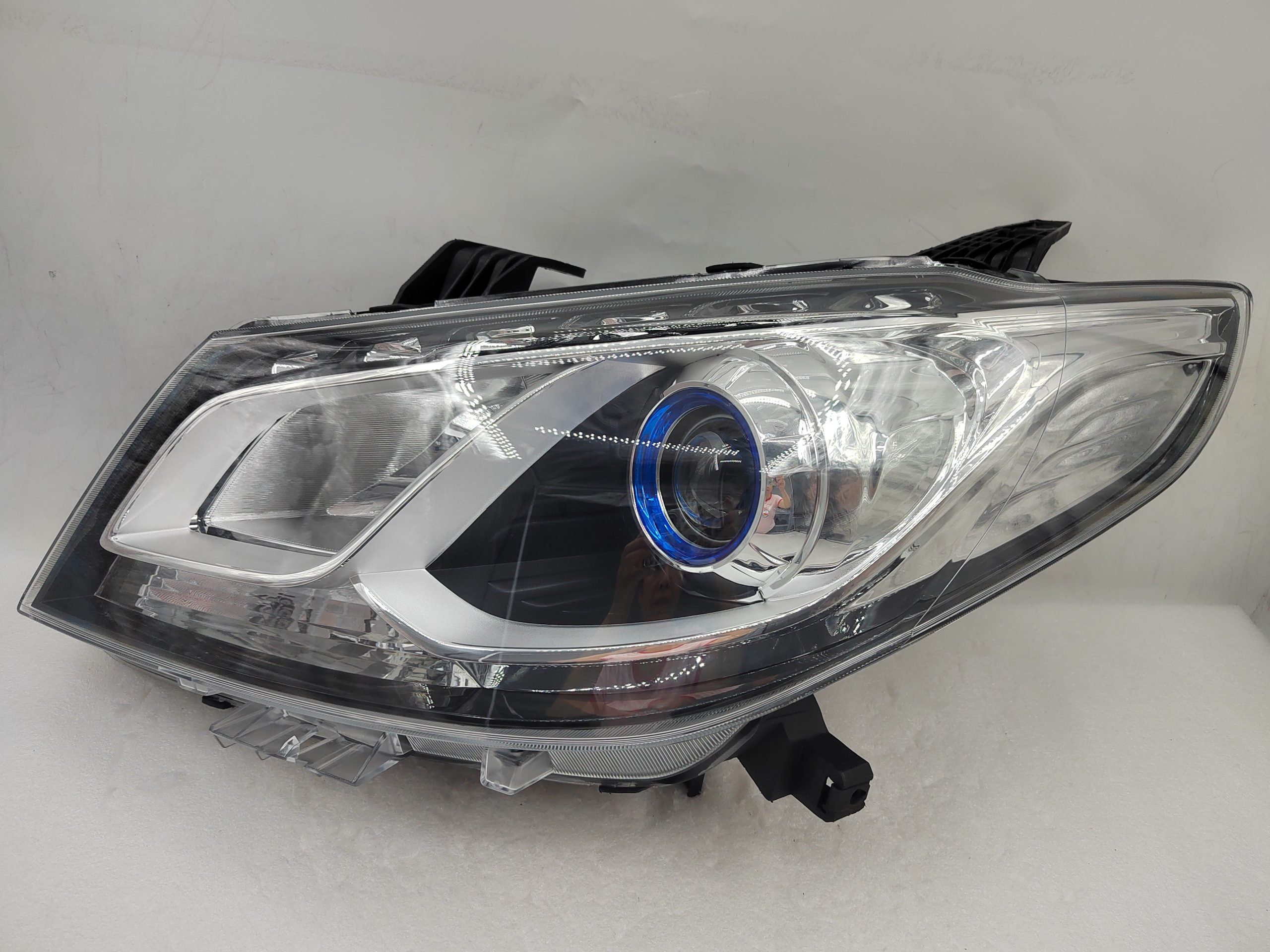 MAXUS LDV G10  2019-2023 XENON L.H.S HEADLIGHT ASSEMBLY