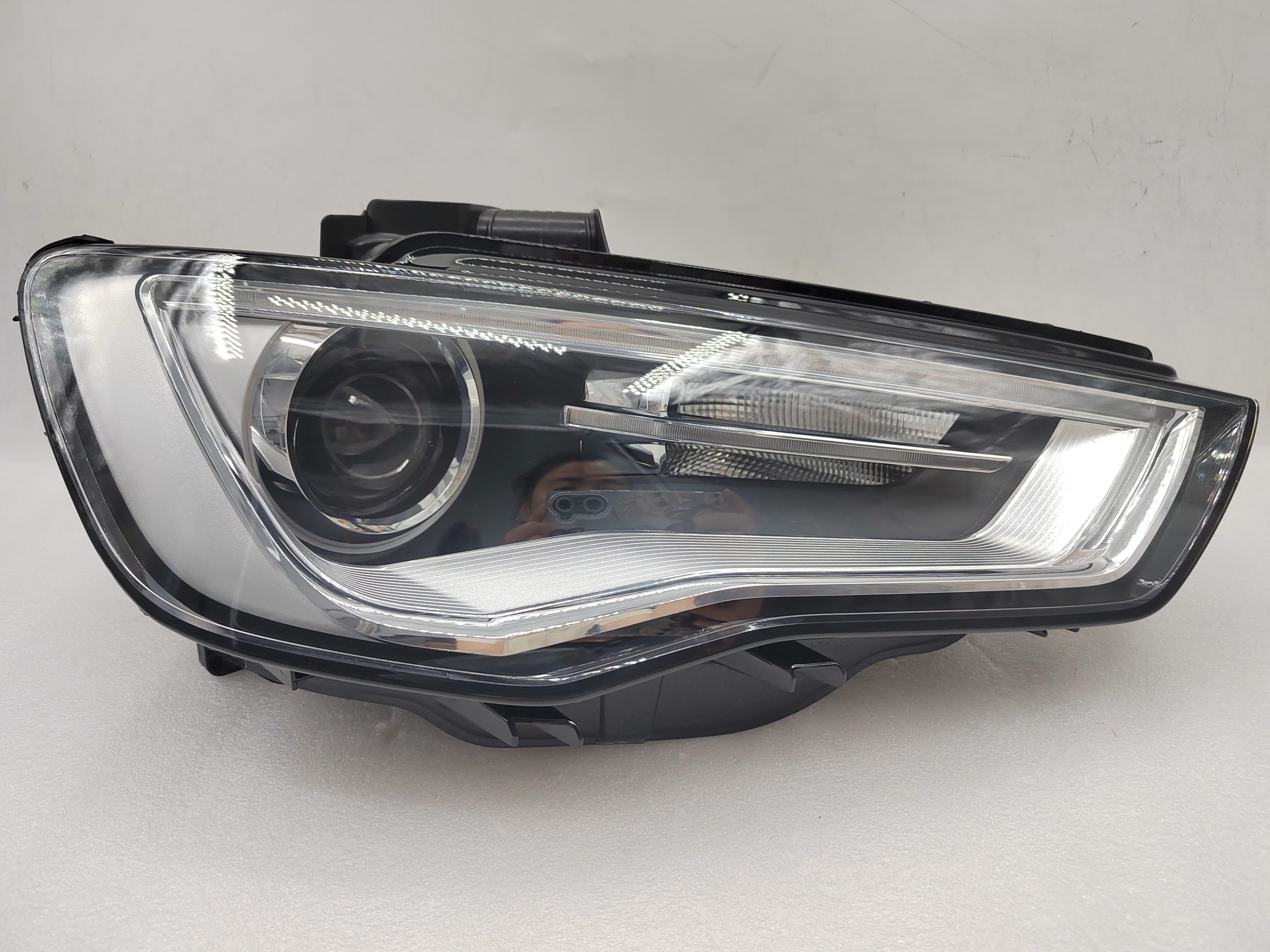 AUDI A3 8V 2013-2015 XENON R.H.S HEADLIGHT ASSEMBLY