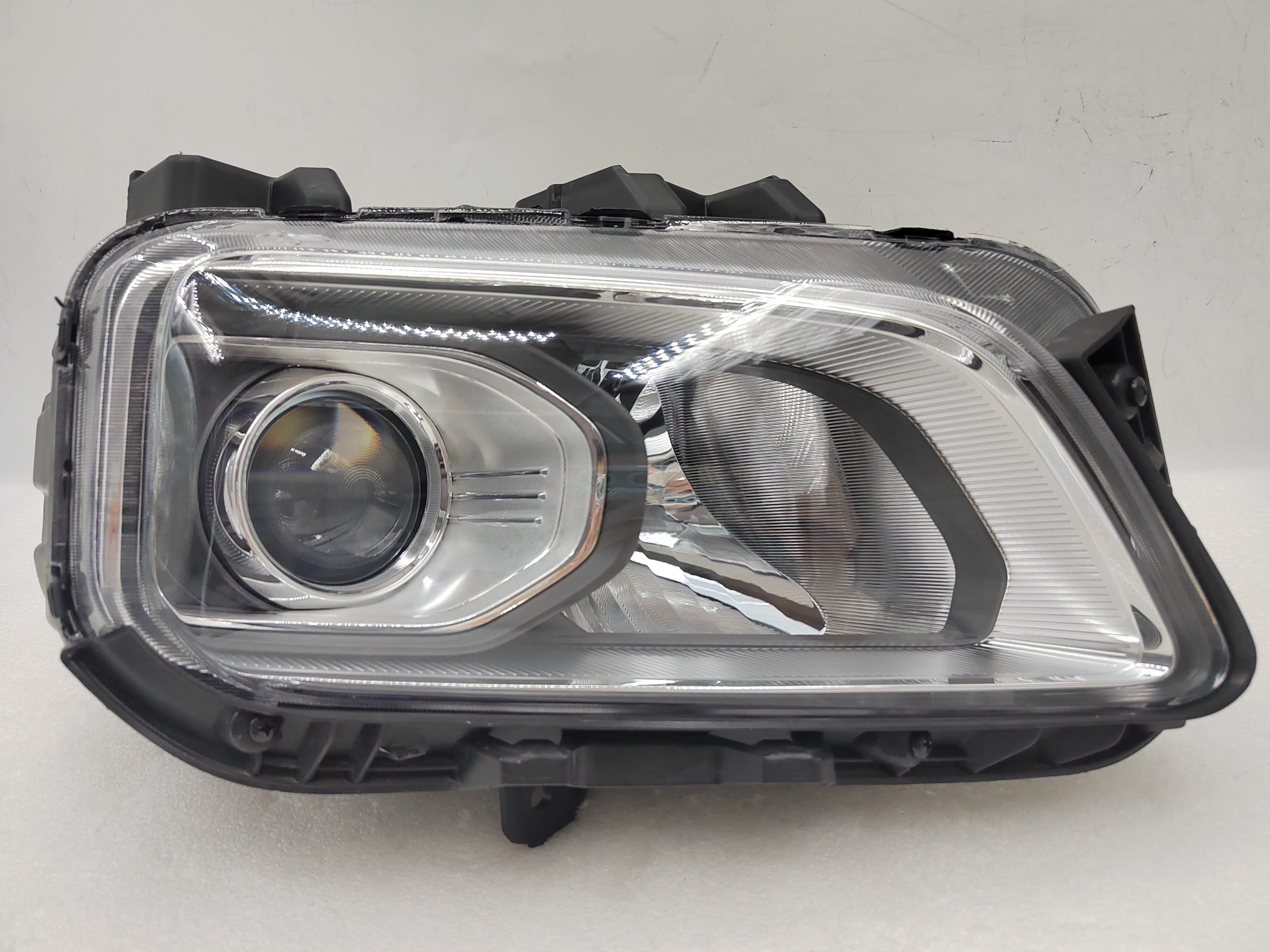 HYUNDAI KONA 2017-2020 HALOGEN R.H.S HEADLIGHT ASSEMBLY