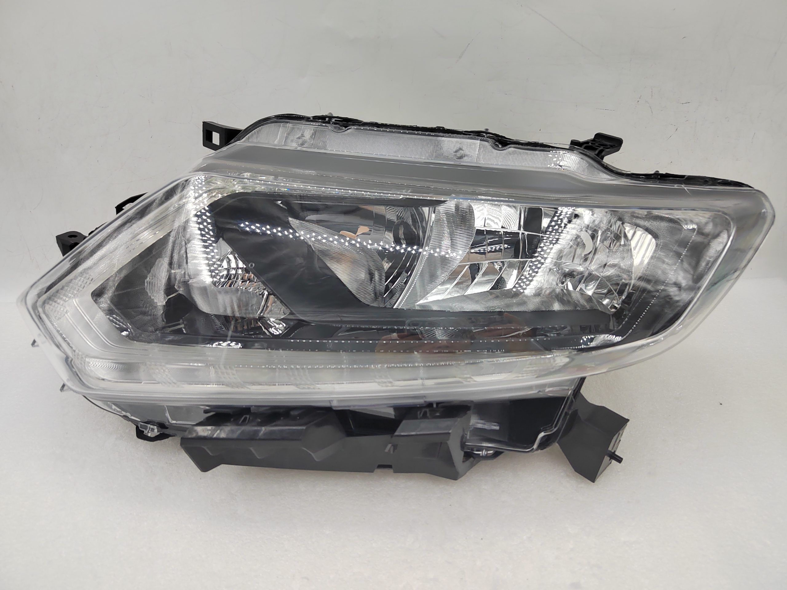 NISSAN X-TRAIL 2014-2016 HALOGEN L.H.S HEADLIGHT ASSEMBLY