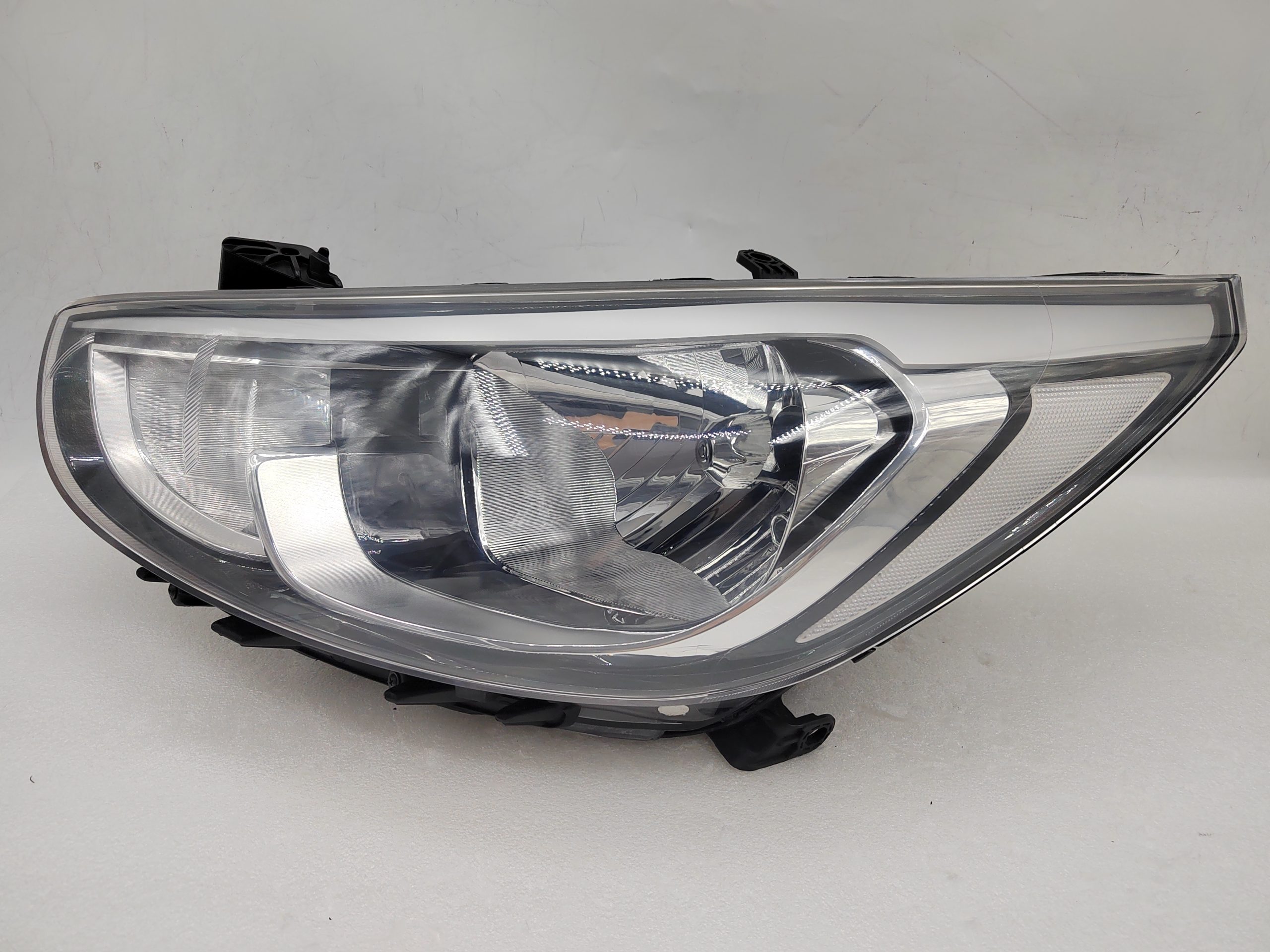 HYUNDAI ACCENT RB 2015-2017 HALOGEN L.H.S HEADLIGHT ASSEMBLY