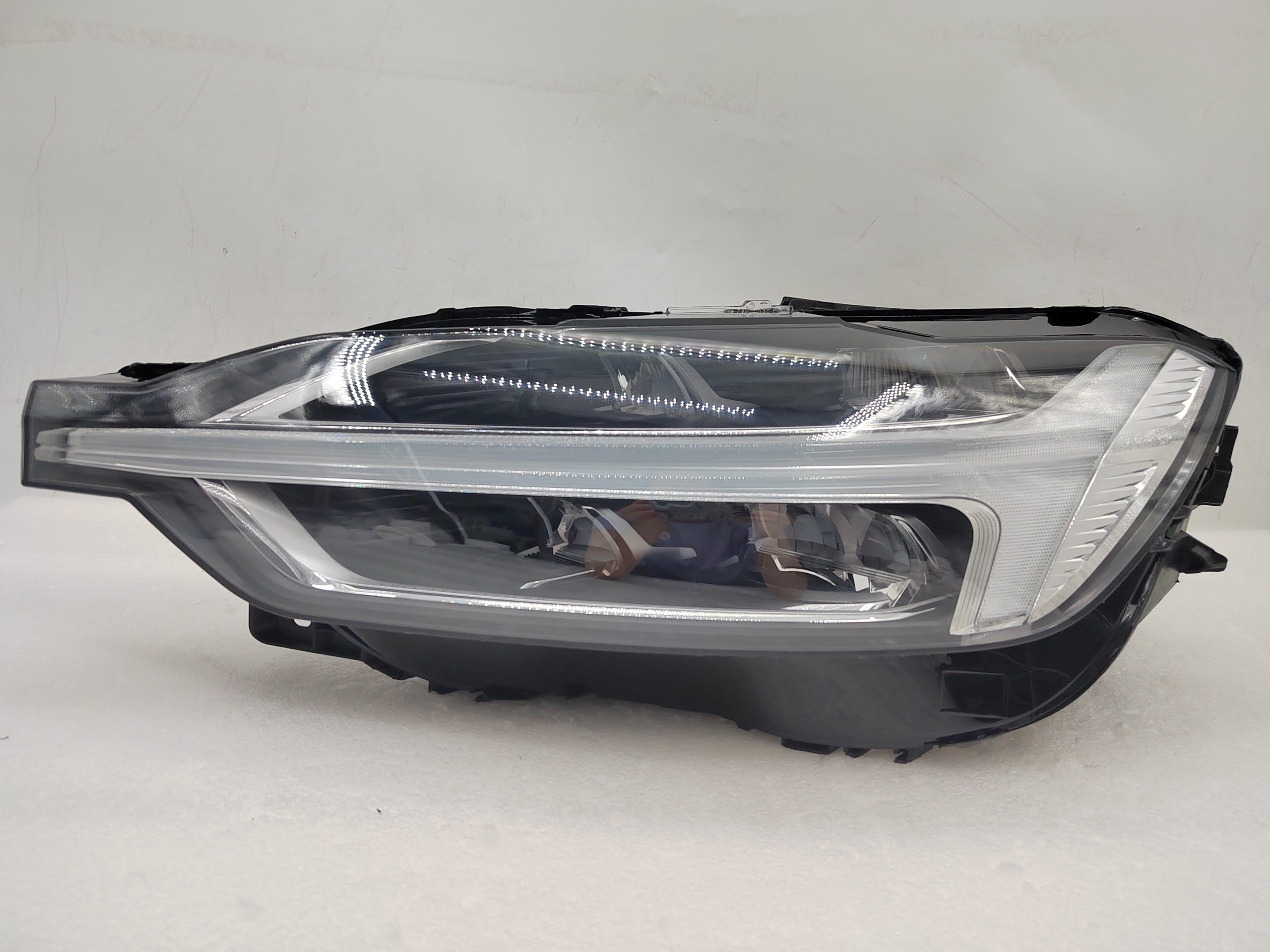 VOLVO XC60 D4 2018-2023 LED L.H.S HEADLIGHT ASSEMBLY
