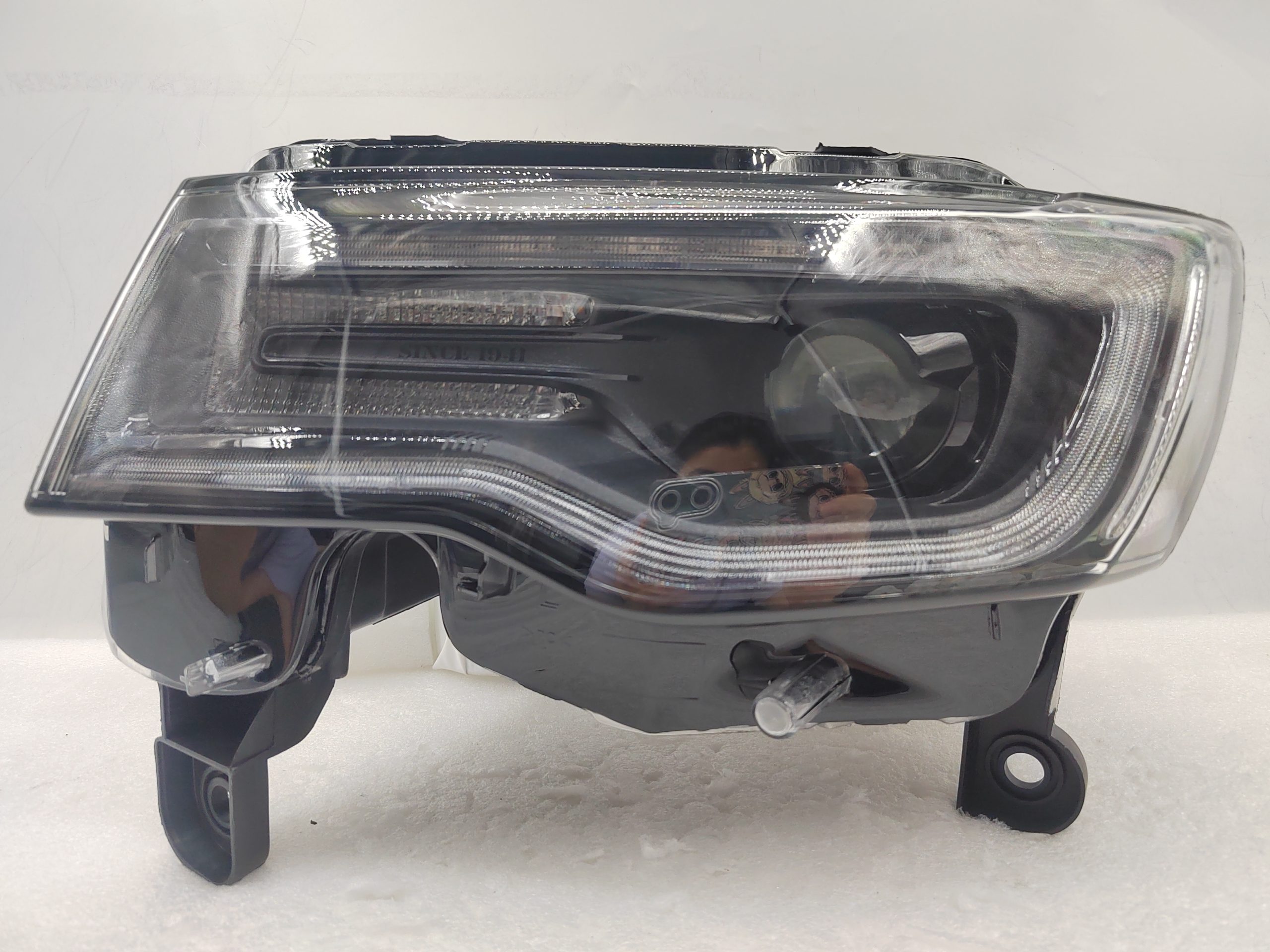 JEEP GRAND CHEROKEE 2014-2021 XENON L.H.S HEADLIGHT ASSEMBLY