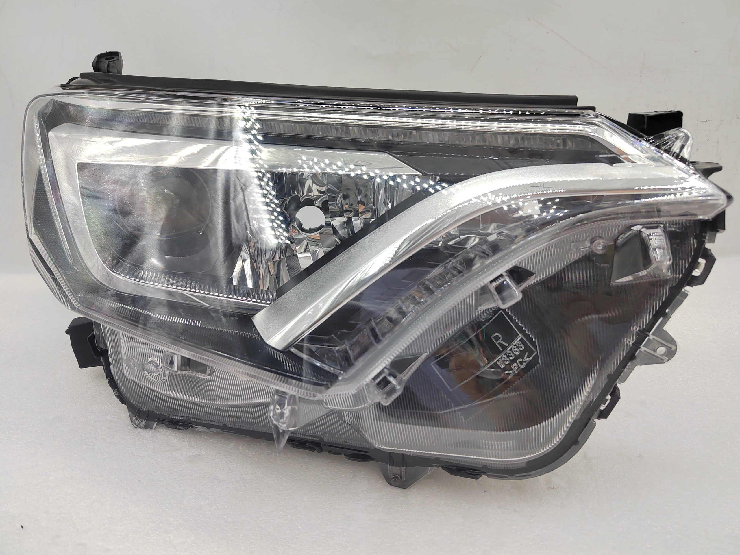 TOYOTA RAV4 4.5 XA40 2016-2018 LED R.H.S HEADLIGHT ASSEMBLY