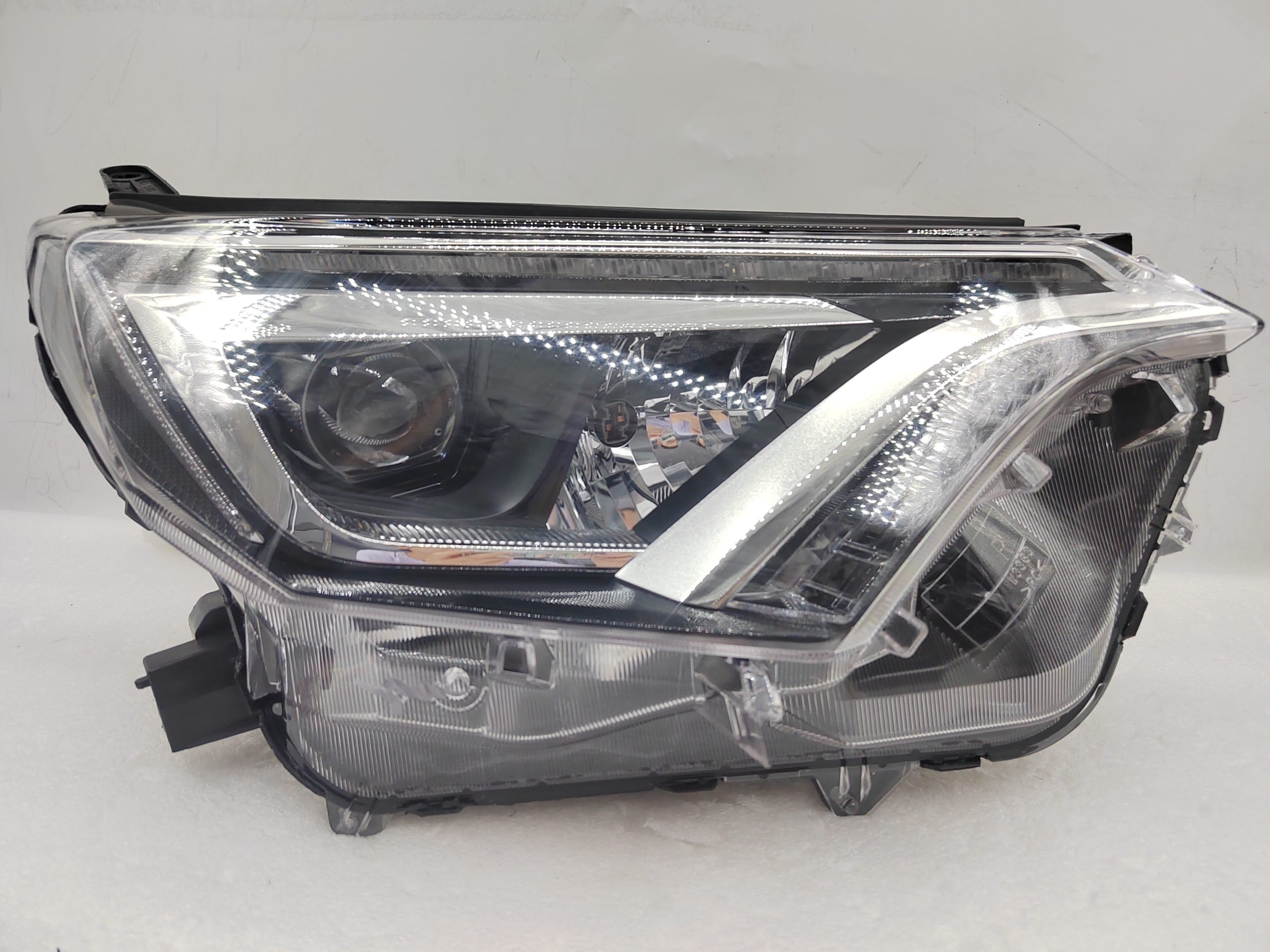 TOYOTA RAV4 4.5 XA40 2016-2018 LED R.H.S HEADLIGHT ASSEMBLY