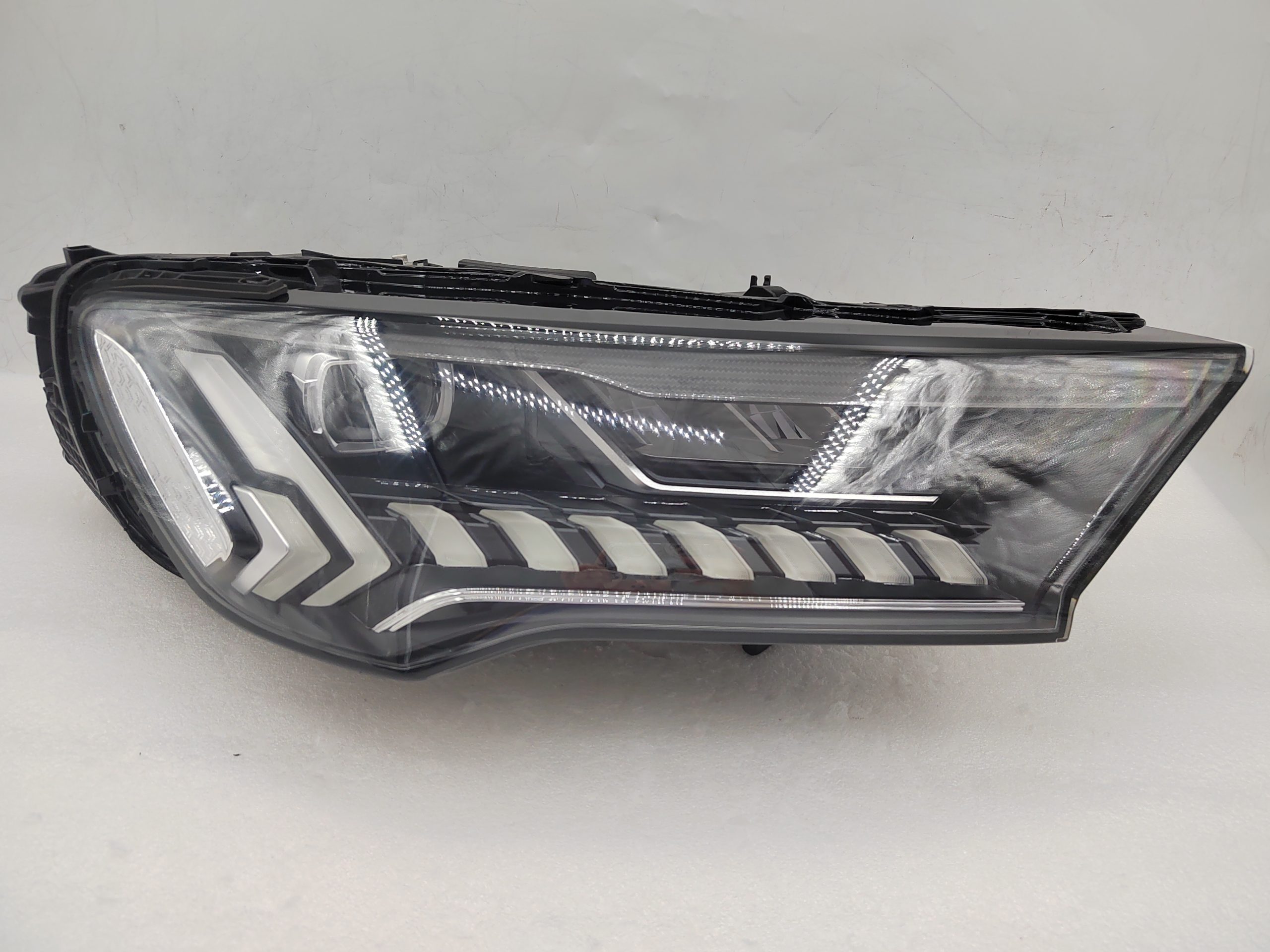 AUDI Q7 2020-2023 LED R.H.S HEADLIGHT ASSEMBLY