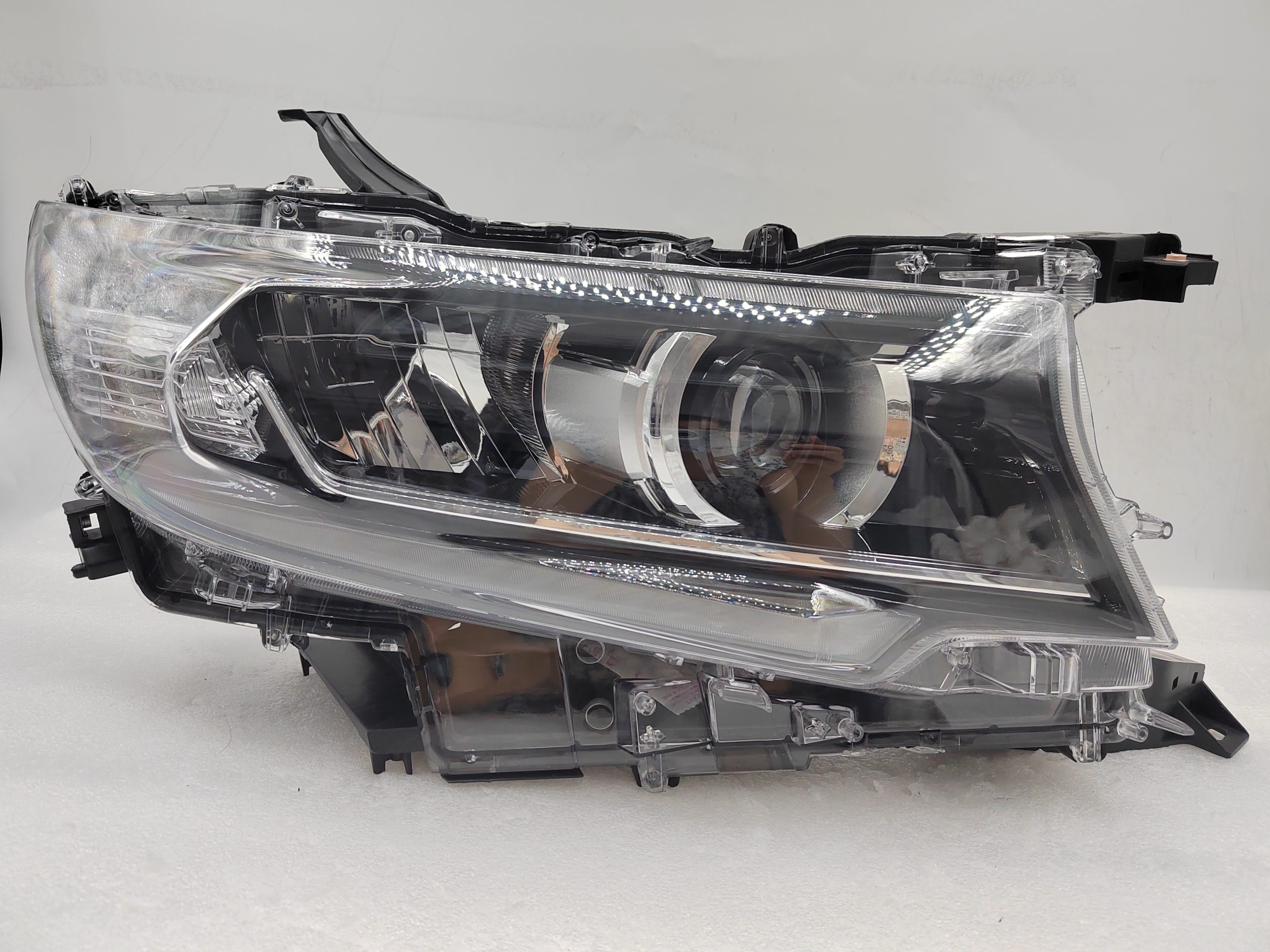 TOYOTA LANDCRUISER PRADO 150 GDJ150R 2018-2022 LED R.H.S HEADLIGHT ASSEMBLY