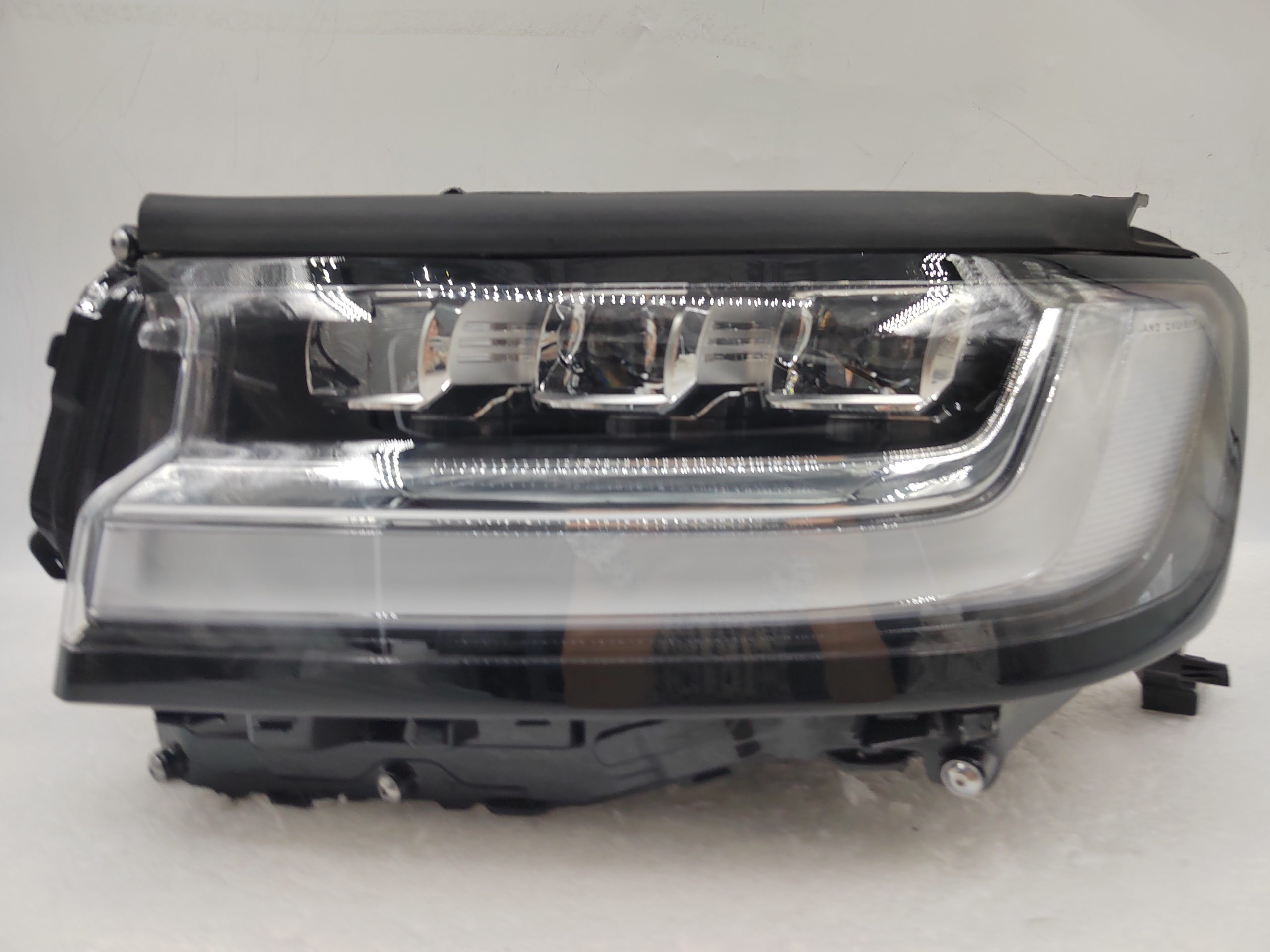 TOYOTA LANDCRUISER 300 SERIES 2021-2023 LED L.H.S HEADLIGHT ASSEMBLY