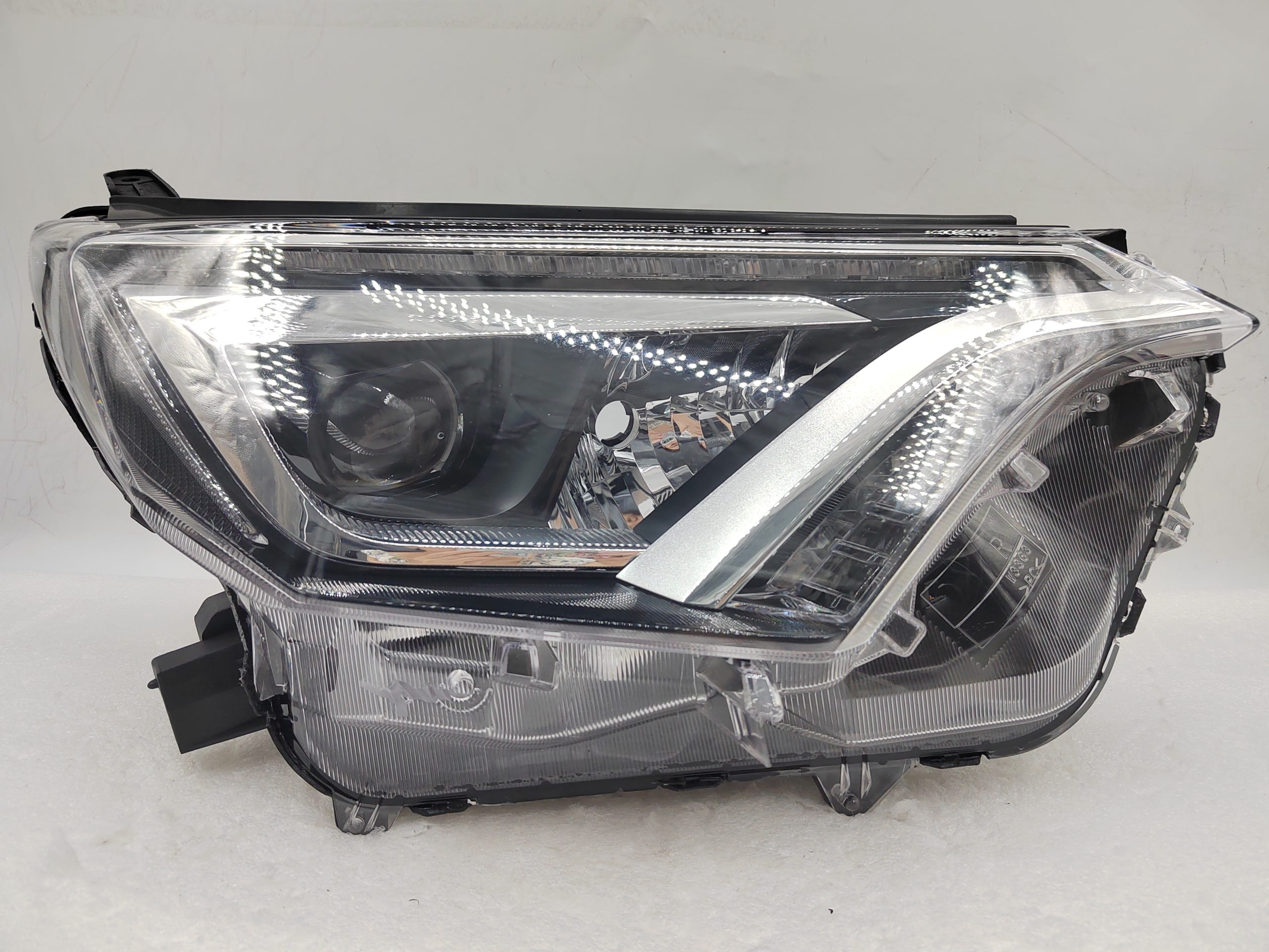 TOYOTA RAV4 4.5 XA40 2016-2018 LED R.H.S HEADLIGHT ASSEMBLY
