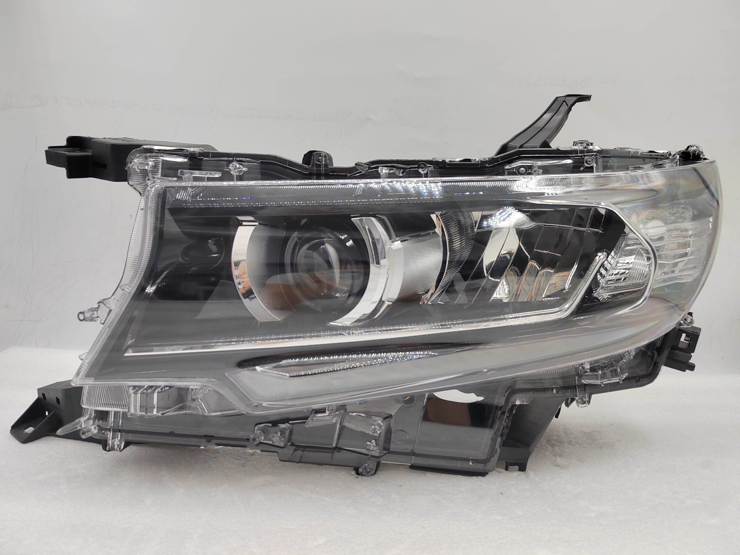 TOYOTA LANDCRUISER PRADO 150 GDJ150R 2018-2022 LED L.H.S HEADLIGHT ASSEMBLY