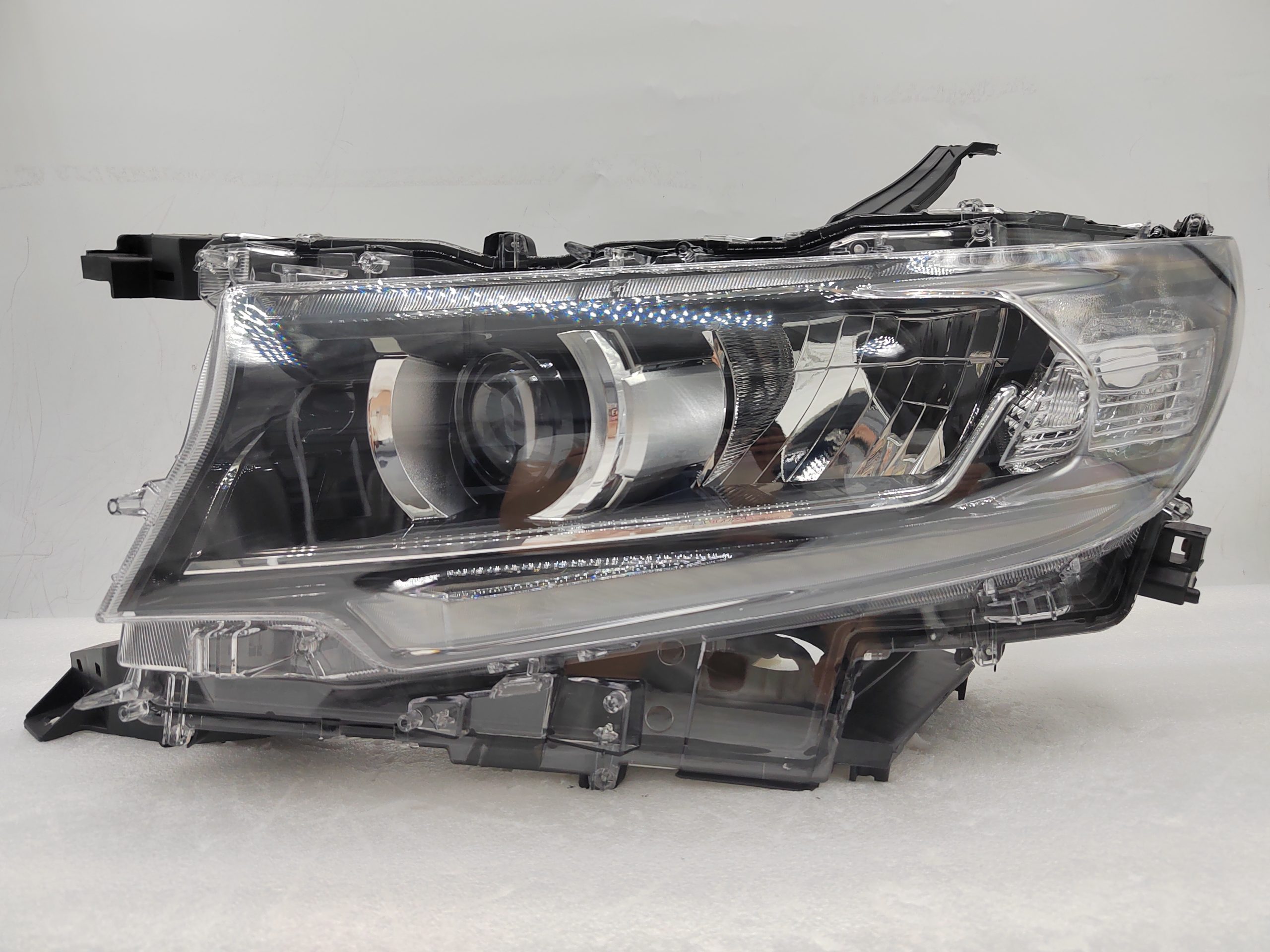 TOYOTA LANDCRUISER PRADO 150 GDJ150R 2018-2022 LED L.H.S HEADLIGHT ASSEMBLY