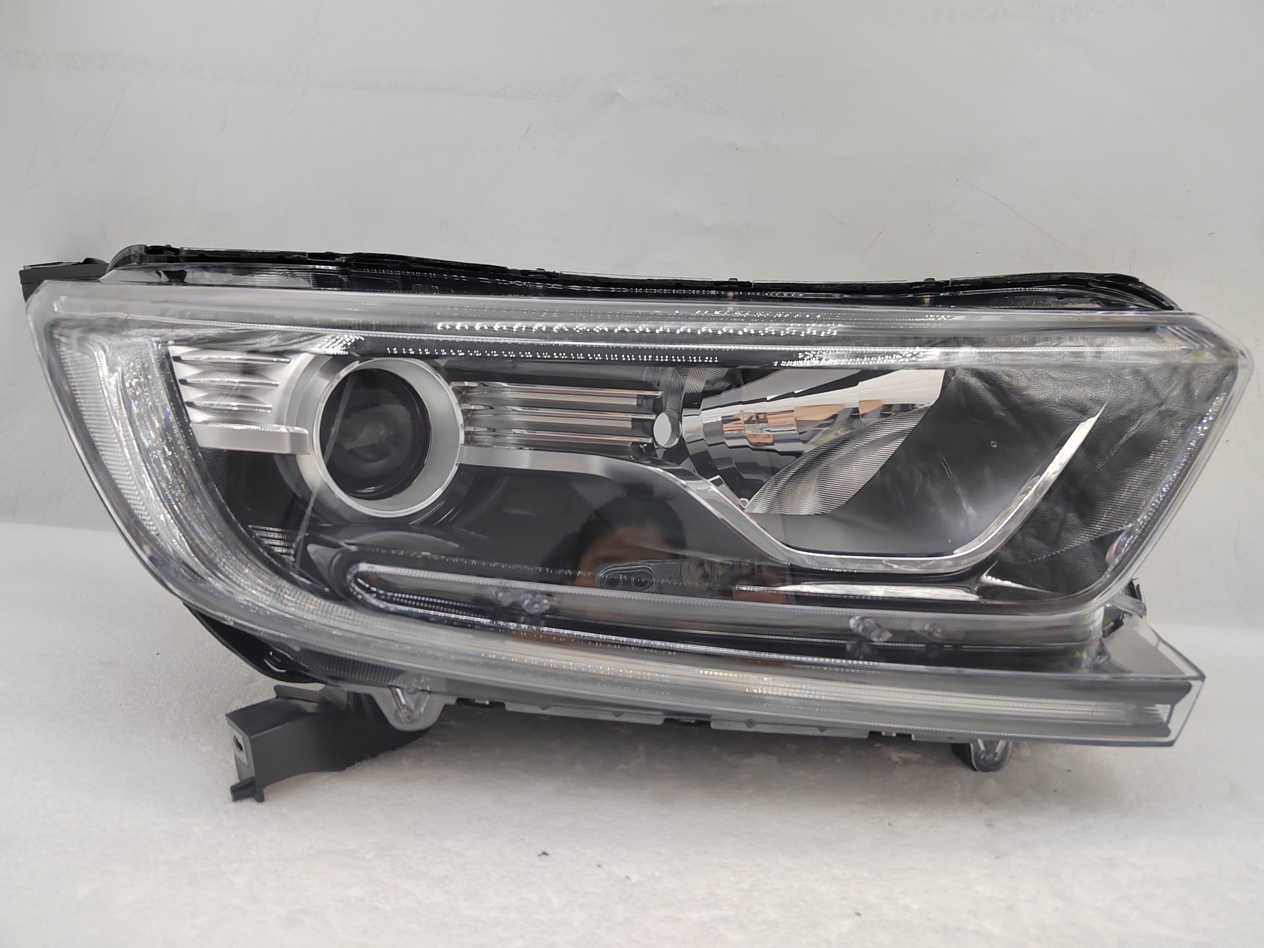 HONDA CR-V 2017-2022 HALOGEN R.H.S HEADLIGHT ASSEMBLY