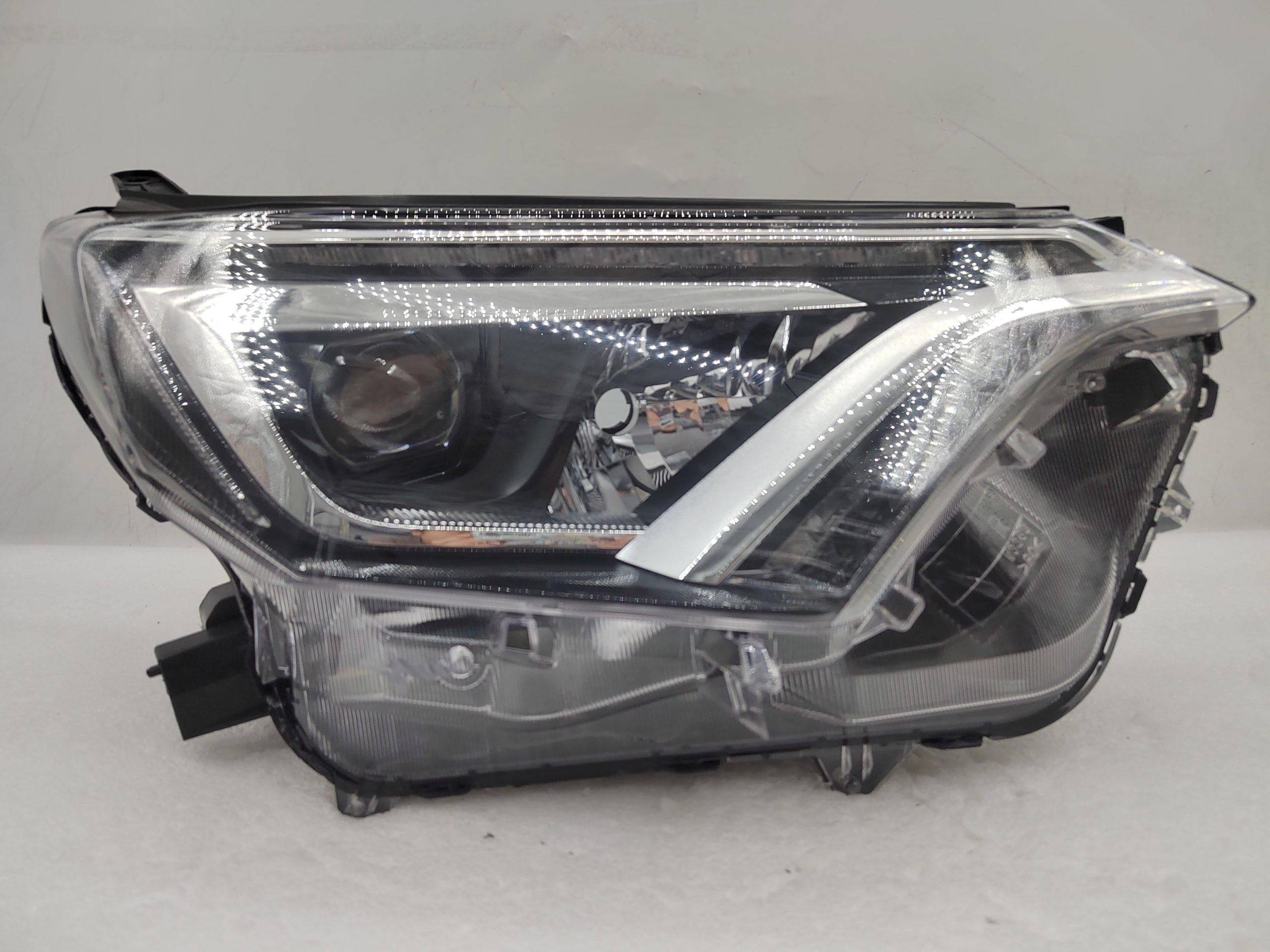 TOYOTA RAV4 4.5 XA40 2016-2018 LED R.H.S HEADLIGHT ASSEMBLY