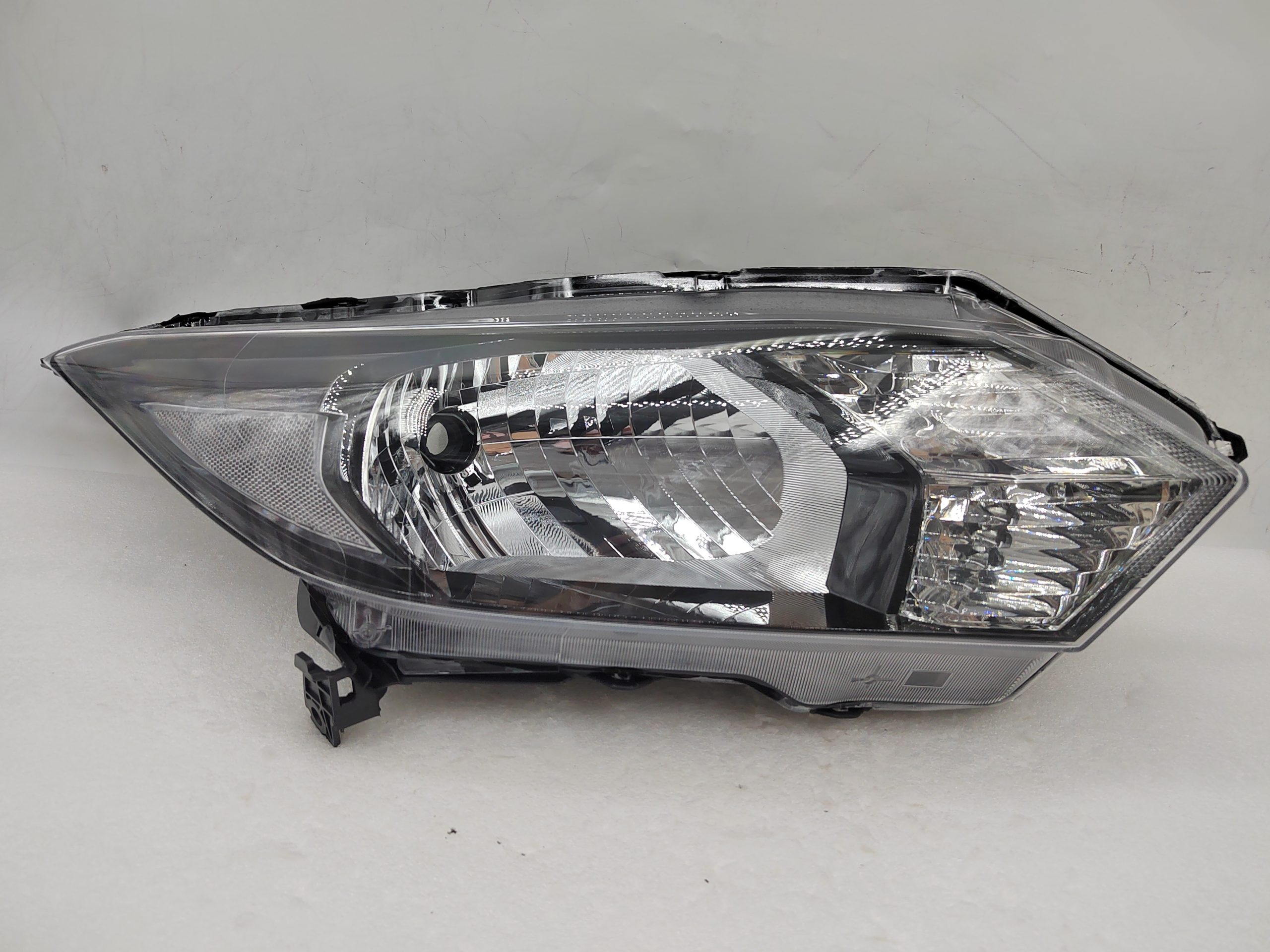HONDA HR-V 2015-2018 HALOGEN R.H.S HEADLIGHT ASSEMBLY
