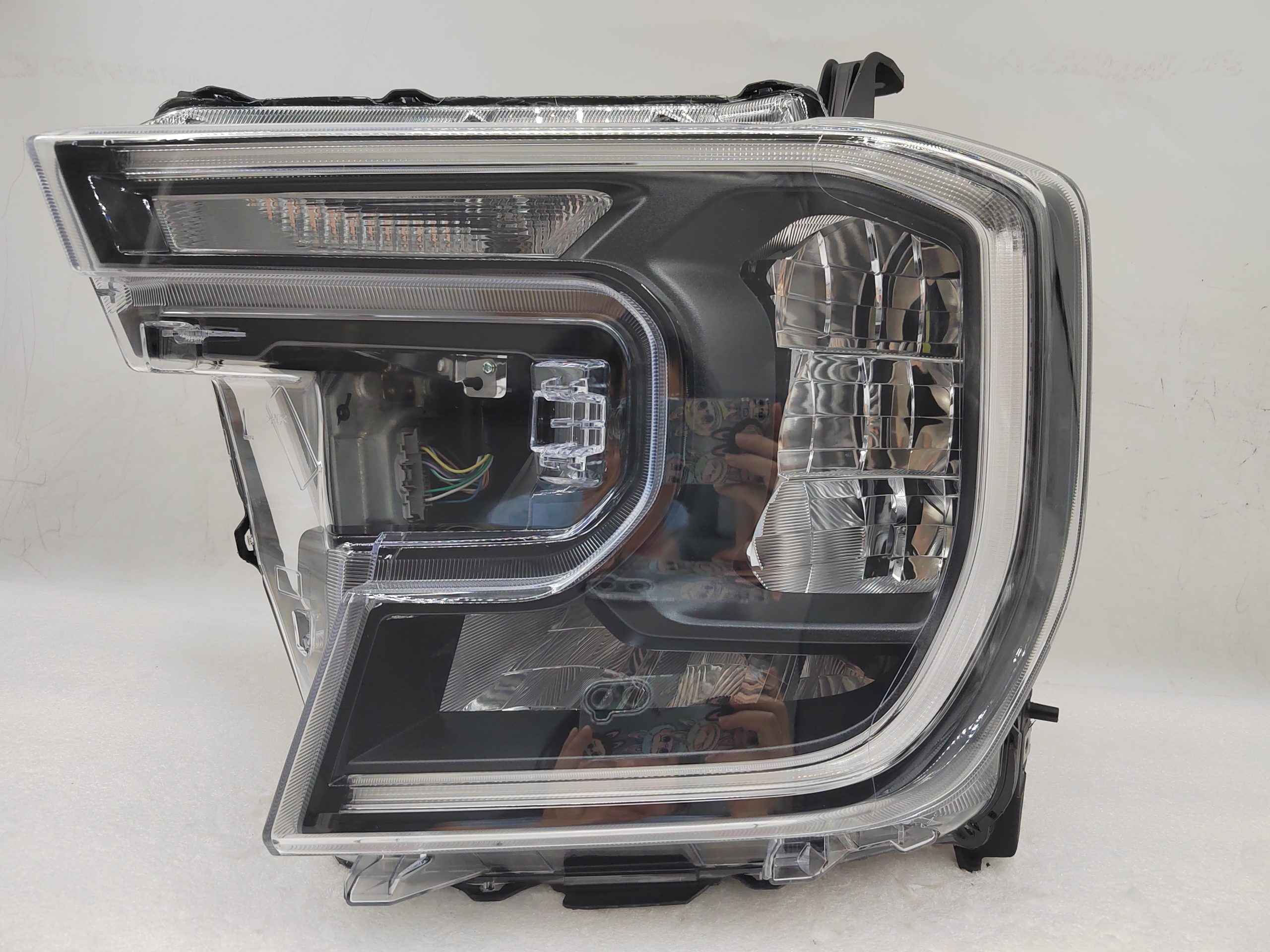 FORD EVEREST RANGER 2022-2024 LED L.H.S HEADLIGHT ASSEMBLY