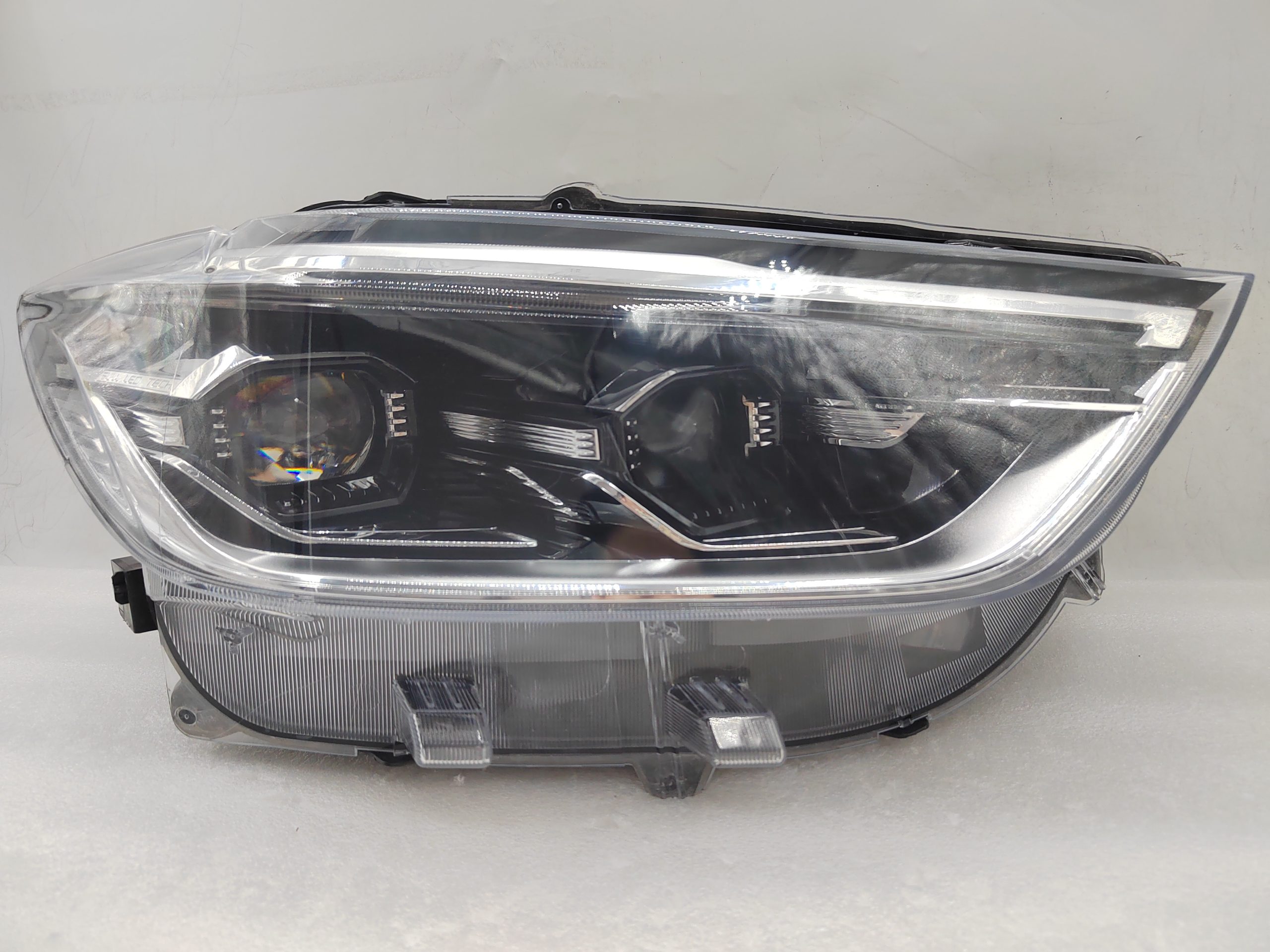 MAXUS LDV D90 PR0 2021-2023 LED R.H.S HEADLIGHT ASSEMBLY