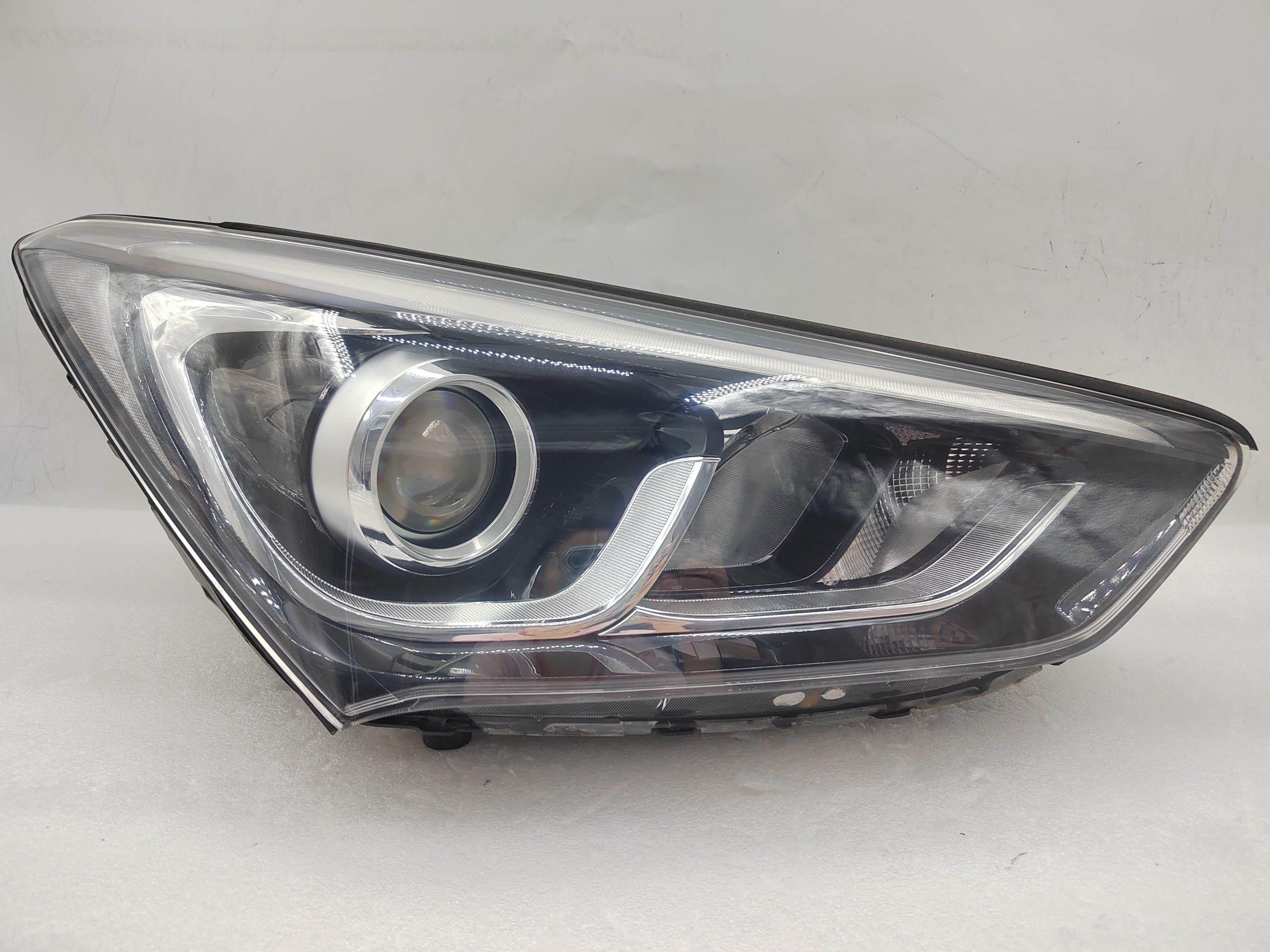 HYUNDAI SANTA FE X 2016-2018 XENON R.H.S HEADLIGHT ASSEMBLY