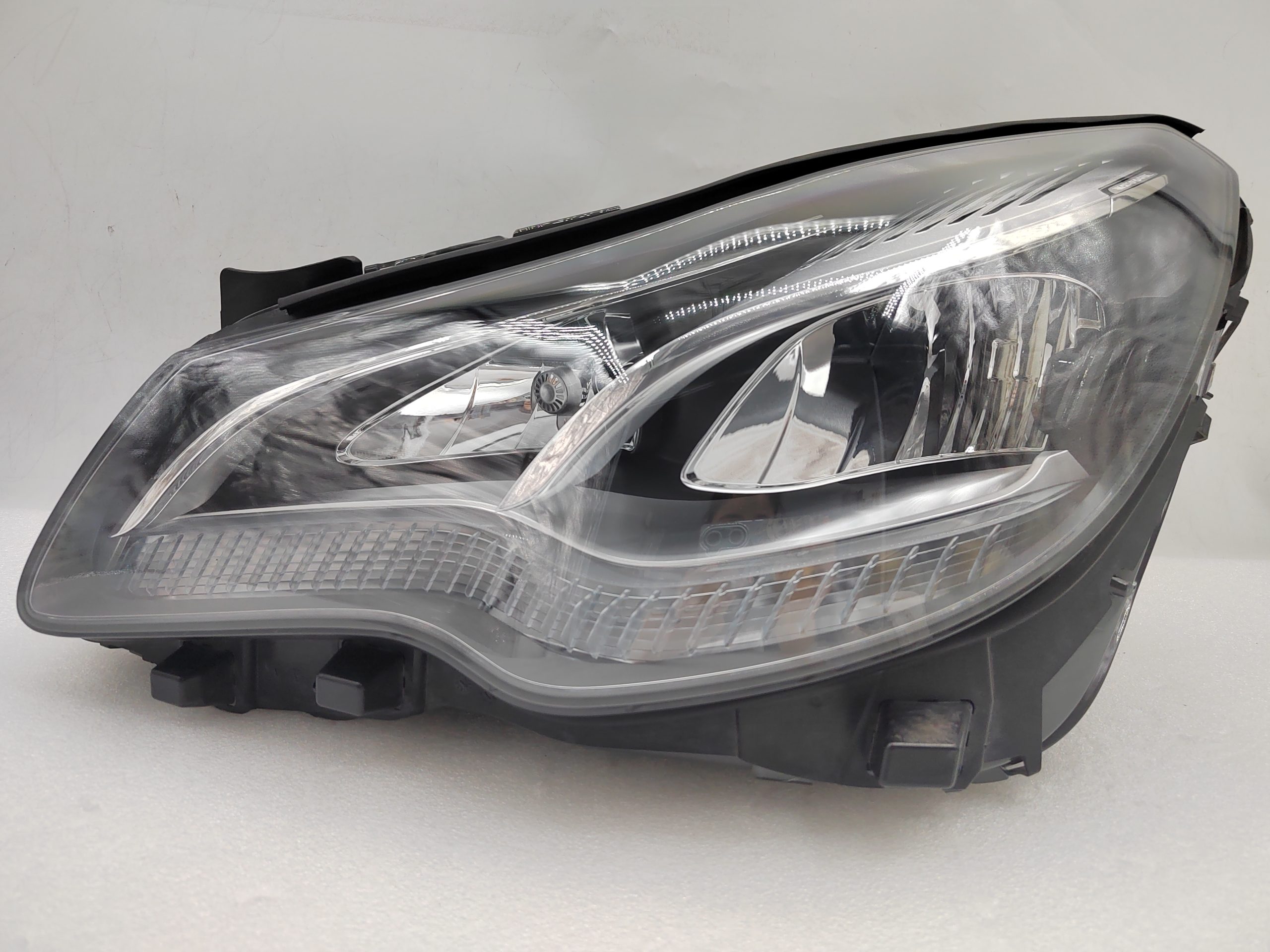 MERCEDES-BENZ E-CLASS W207 2013-2015 HALOGEN L.H.S HEADLIGHT ASSEMBLY
