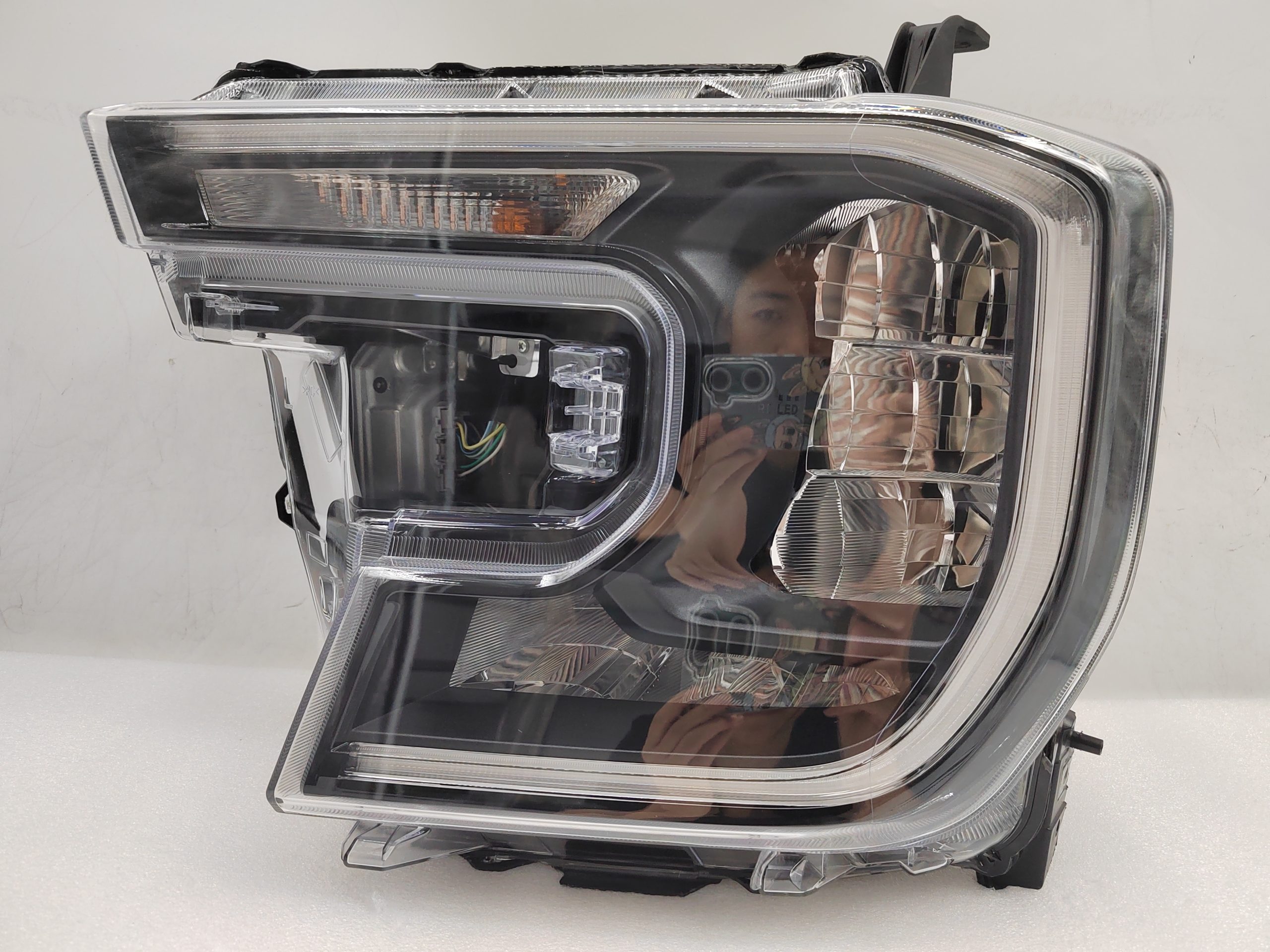FORD EVEREST RANGER 2022-2024 LED L.H.S HEADLIGHT ASSEMBLY