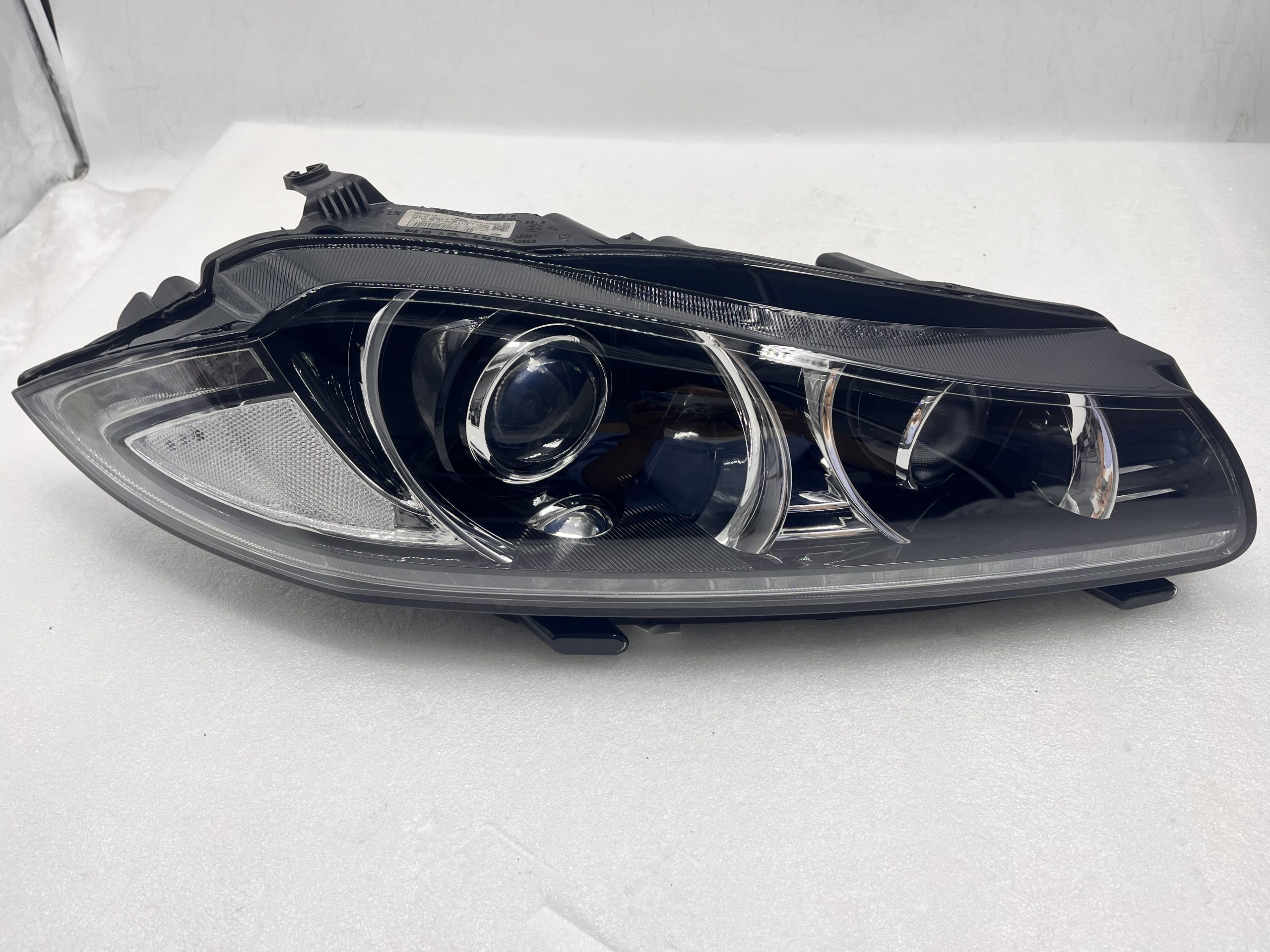 JAGUAR XF 2012-2015 XENON R.H.S HEADLIGHT ASSEMBLY