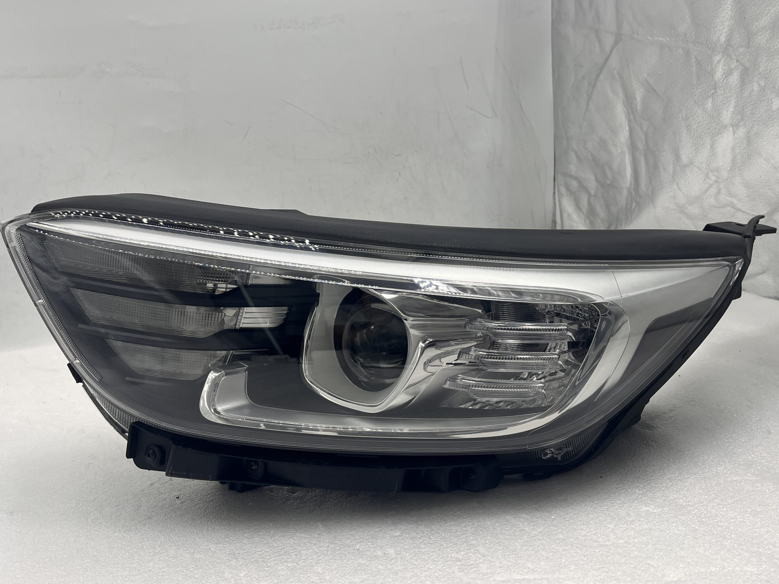 KIA STONIC 2021-2023 HALOGEN L.H.S HEADLIGHT ASSEMBLY