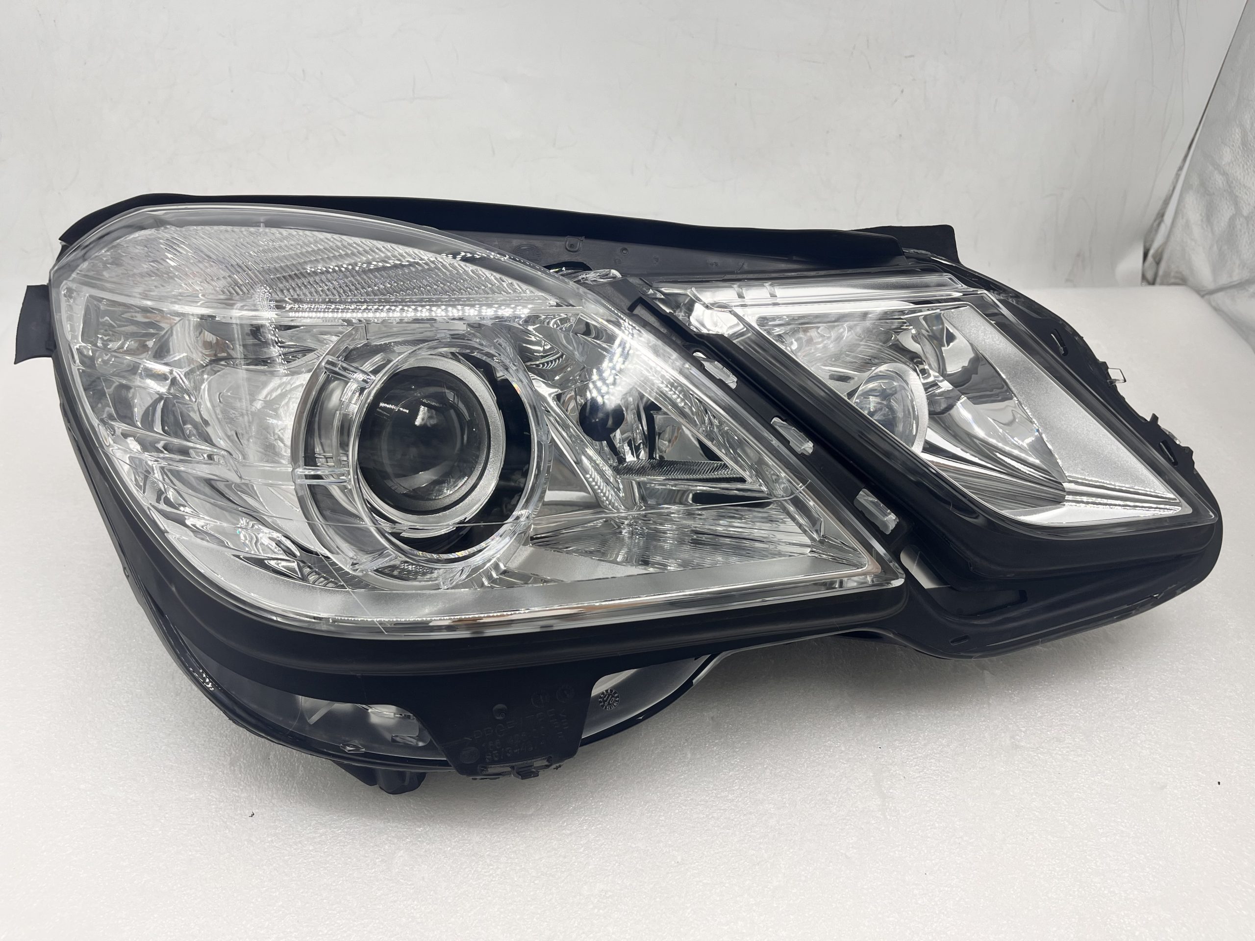 MERCEDES-BENZ E-CLASS W212 2010-2013 XENON R.H.S HEADLIGHT ASSEMBLY