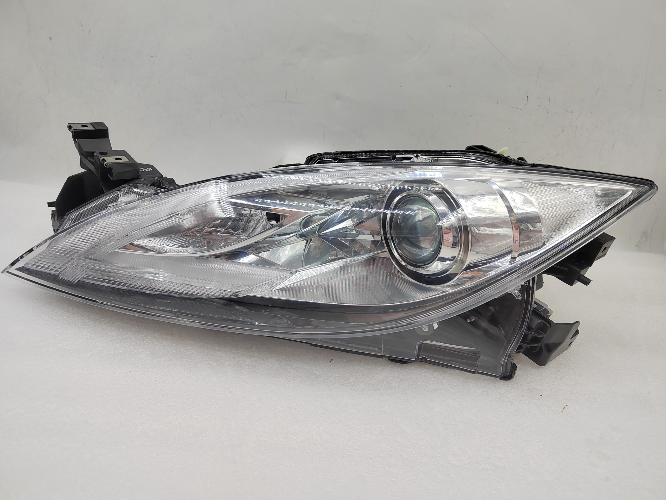 MAZDA 6 2010-2013 XENON L.H.S HEADLIGHT ASSEMBLY