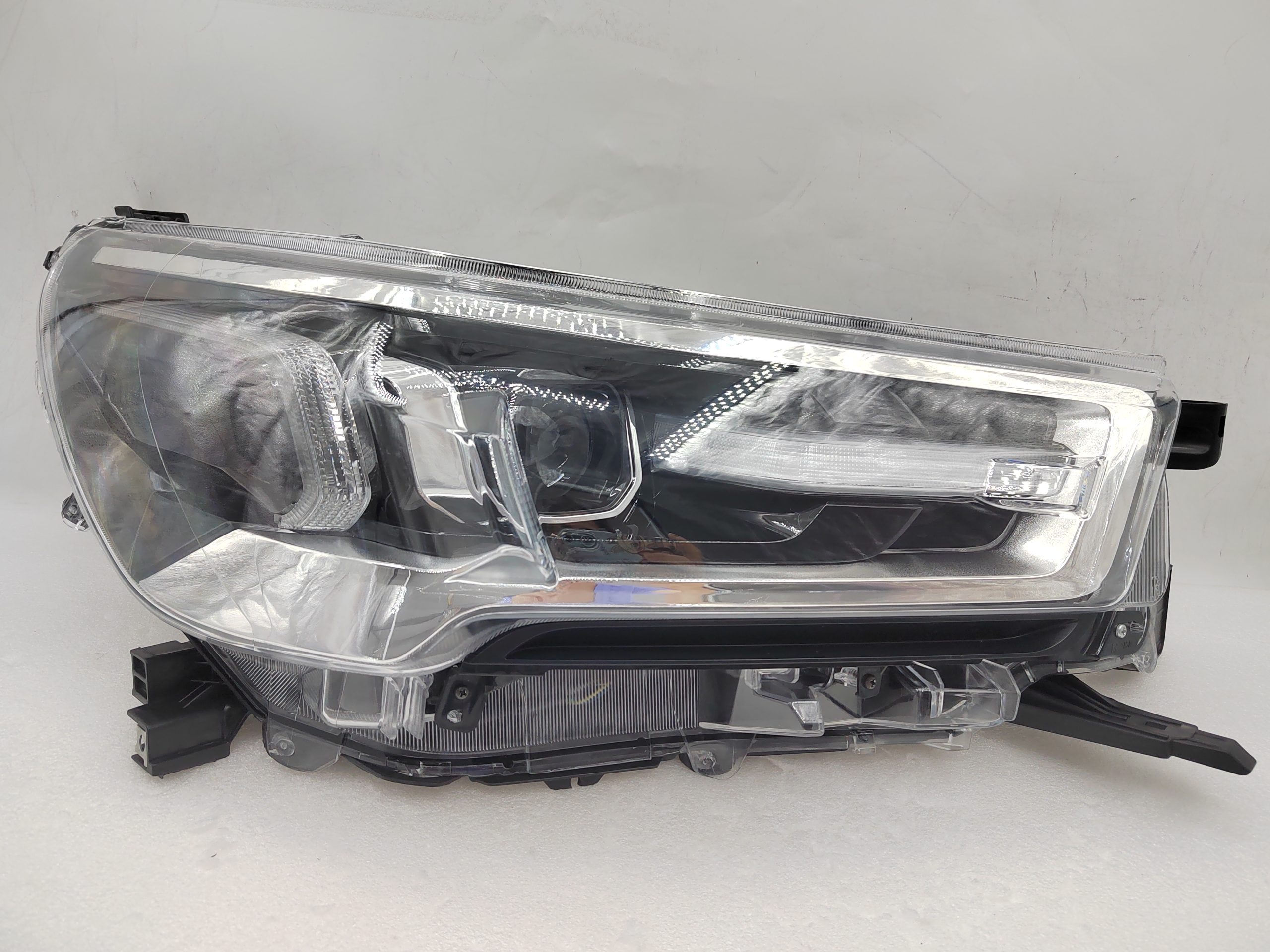 TOYOTA HILUX REVO 2020-2023 LED R.H.S HEADLIGHT ASSEMBLY