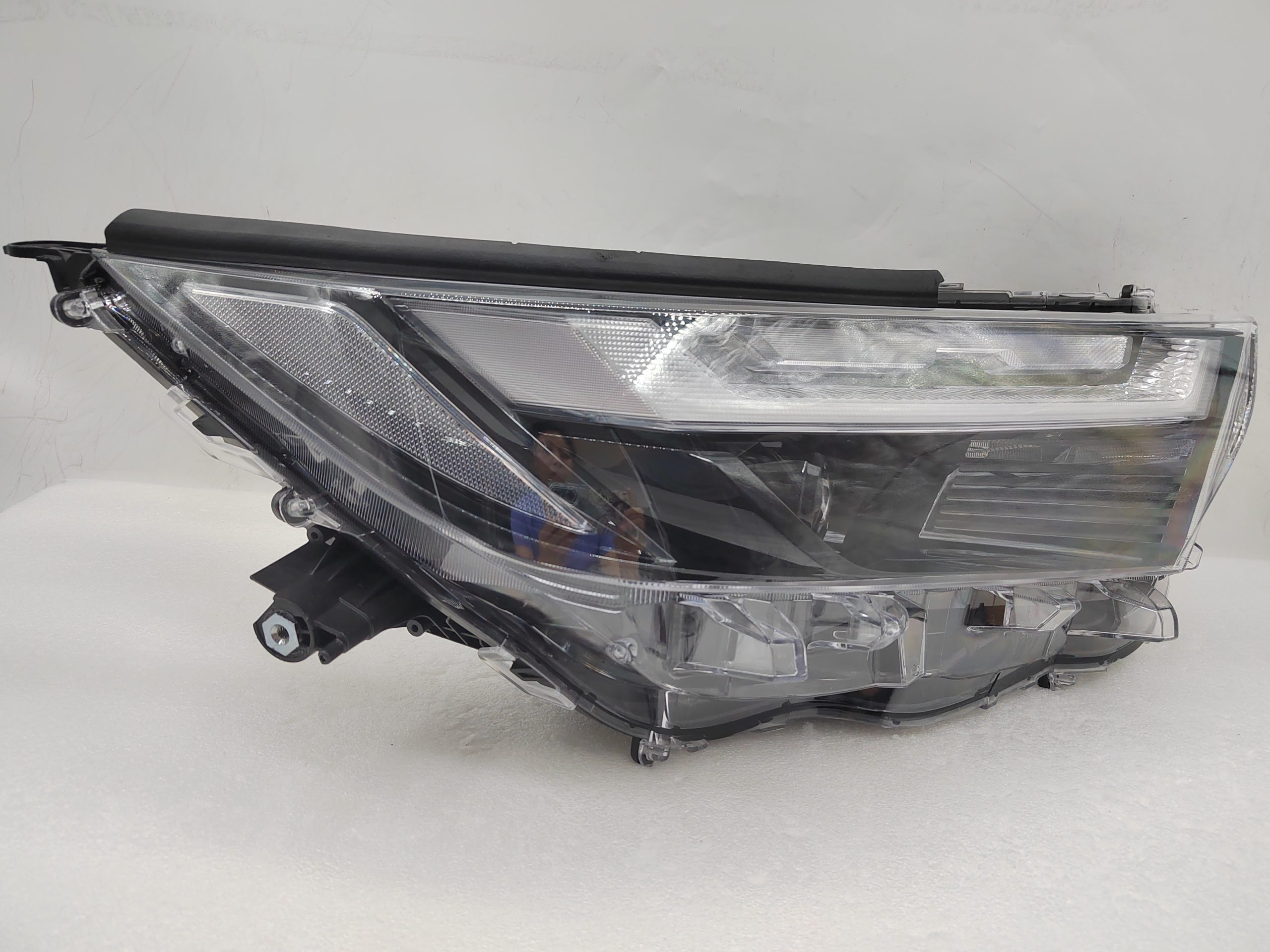 TOYOTA RAV4 2022-2023 LED R.H.S HEADLIGHT ASSEMBLY
