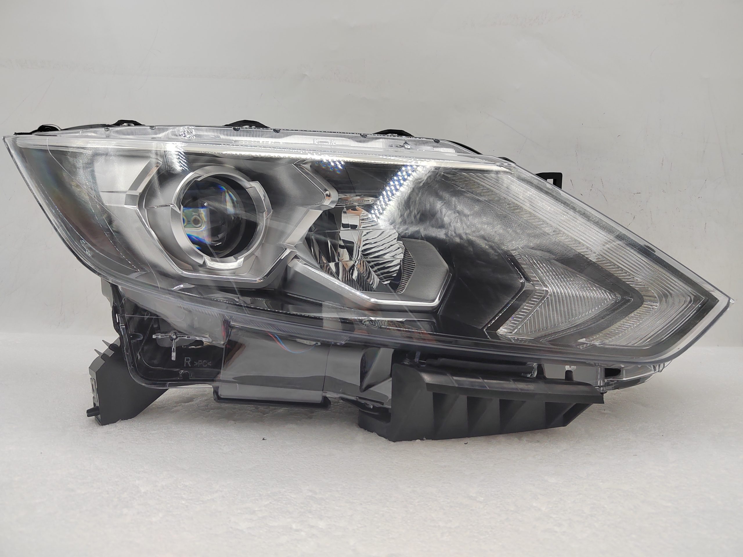 NISSAN QASHQAI J11 2014-2016 LED R.H.S HEADLIGHT ASSEMBLY
