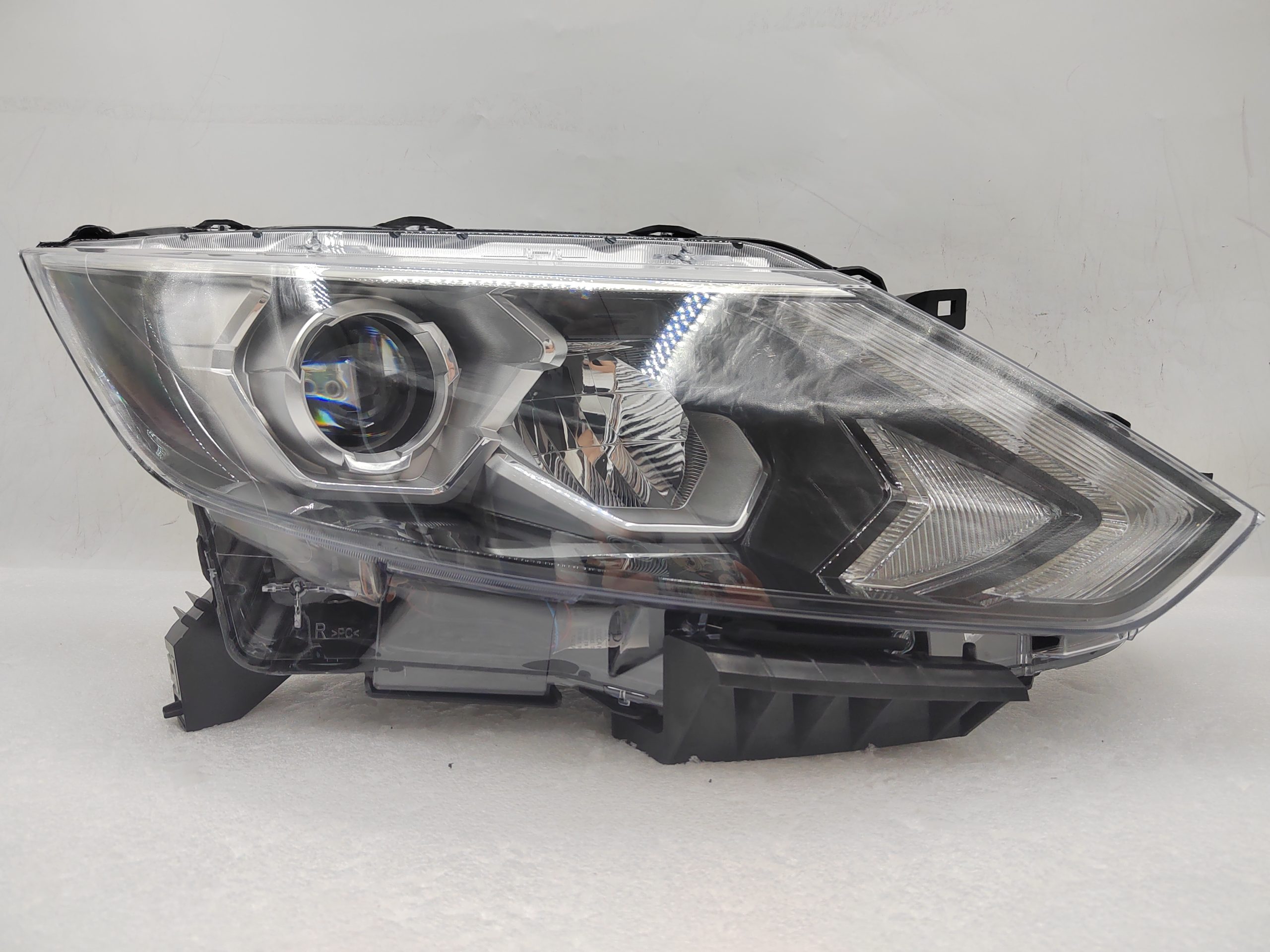 NISSAN QASHQAI J11 2014-2016 LED R.H.S HEADLIGHT ASSEMBLY