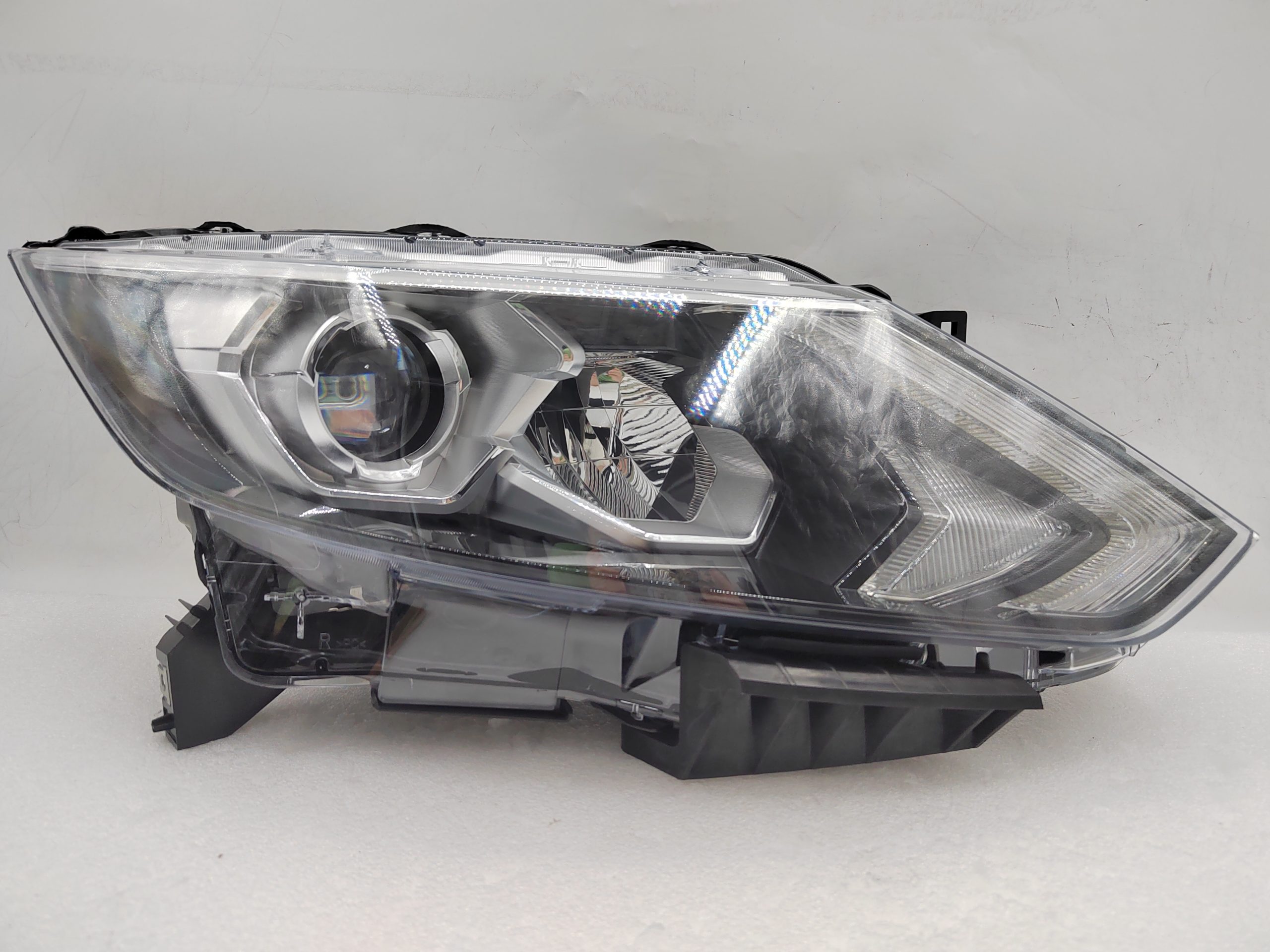 NISSAN QASHQAI J11 2014-2016 LED R.H.S HEADLIGHT ASSEMBLY