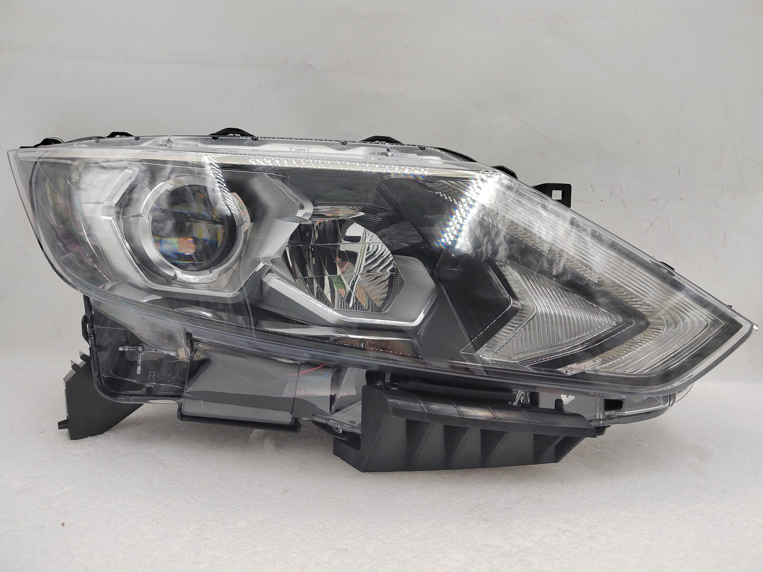 NISSAN QASHQAI J11 2014-2016 LED R.H.S HEADLIGHT ASSEMBLY