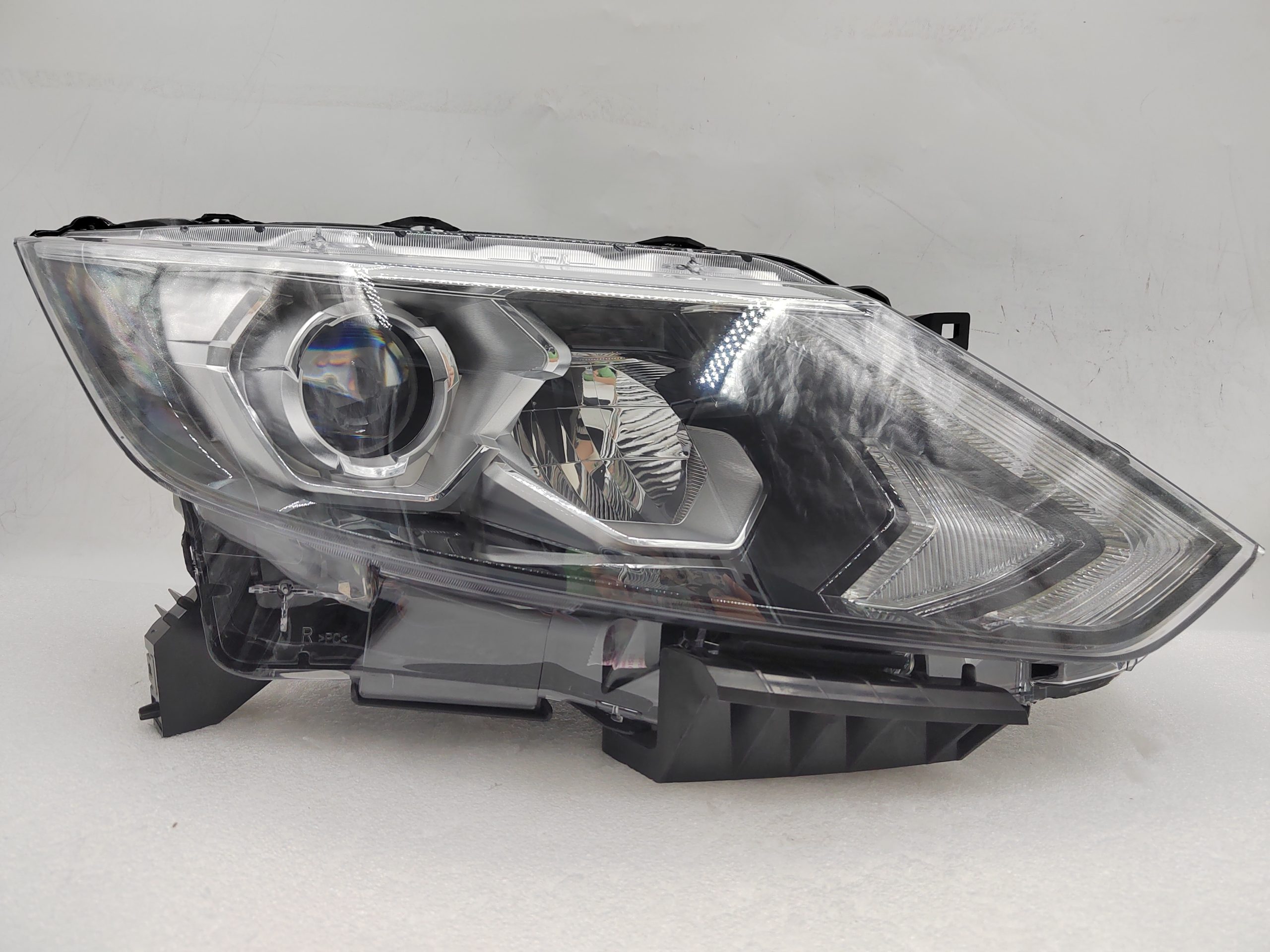NISSAN QASHQAI J11 2014-2016 LED R.H.S HEADLIGHT ASSEMBLY