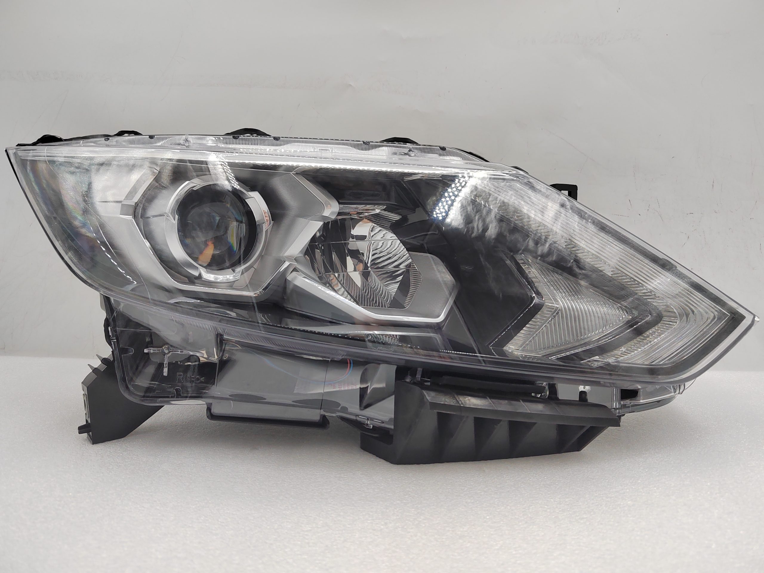 NISSAN QASHQAI J11 2014-2016 LED R.H.S HEADLIGHT ASSEMBLY
