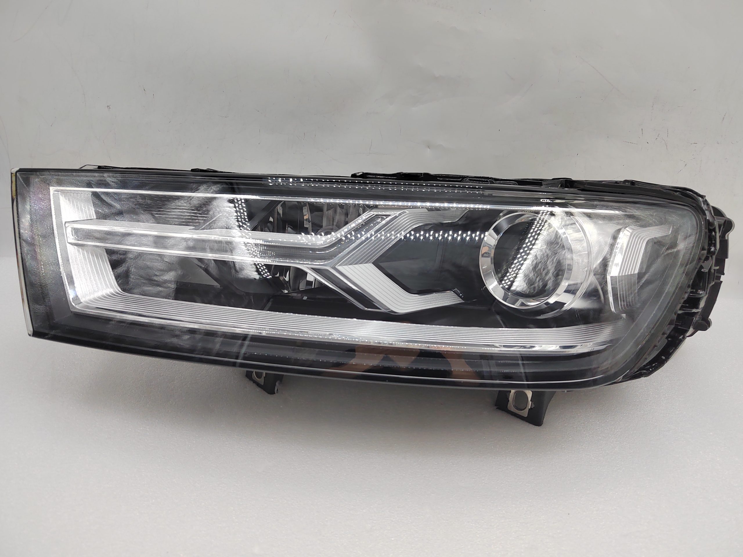 AUDI Q7 2016-2019 XENON L.H.S HEADLIGHT ASSEMBLY