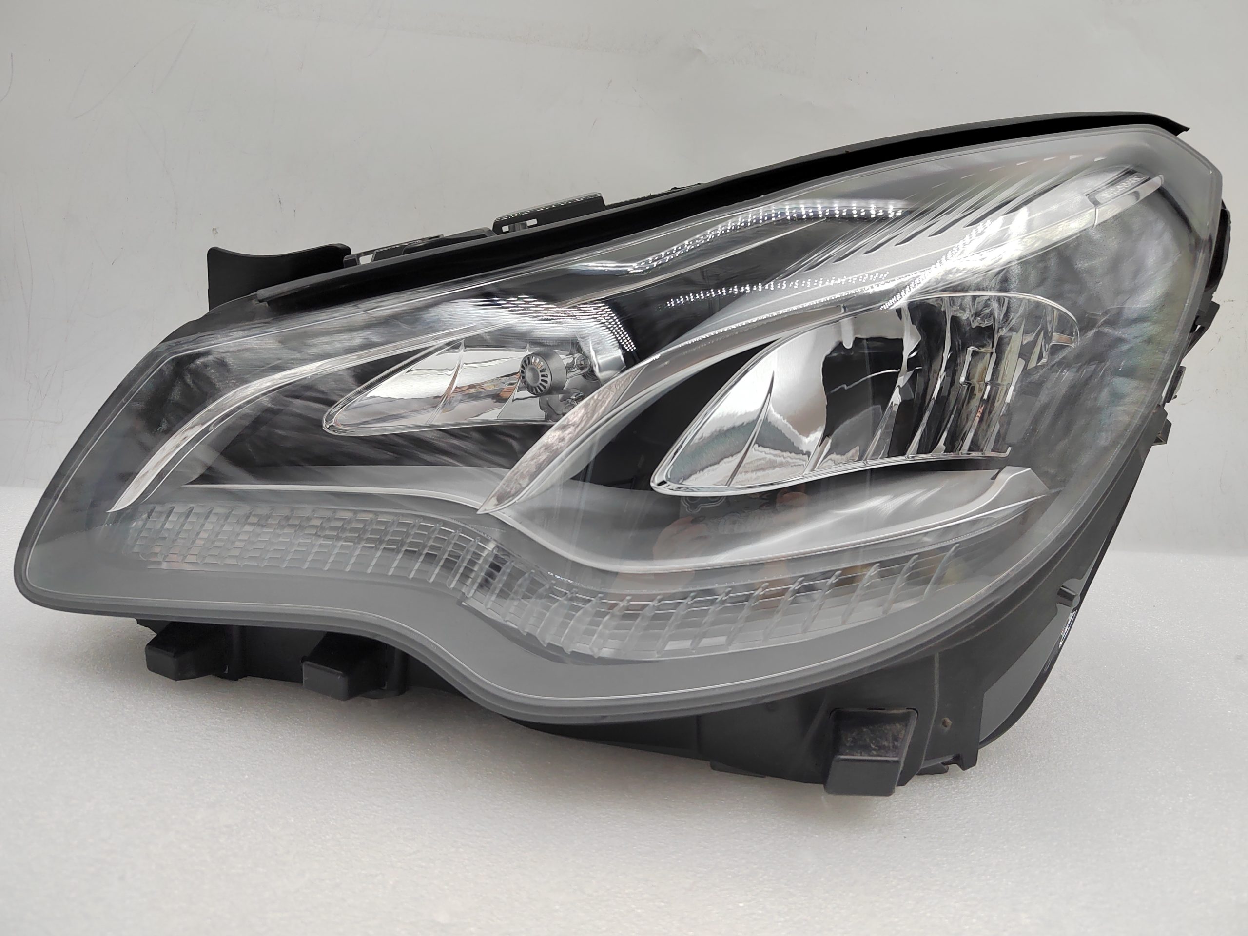 MERCEDES-BENZ E-CLASS W207 2013-2015 HALOGEN L.H.S HEADLIGHT ASSEMBLY