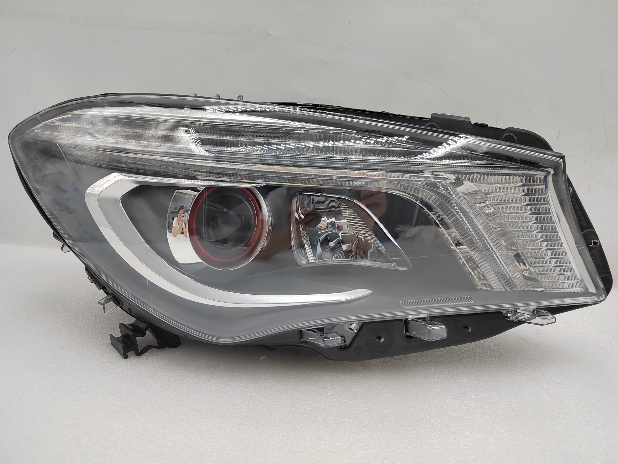 MERCEDES-BENZ CLA-CLASS W117 CLA250 2012-2015 XENON R.H.S HEADLIGHT ASSEMBLY