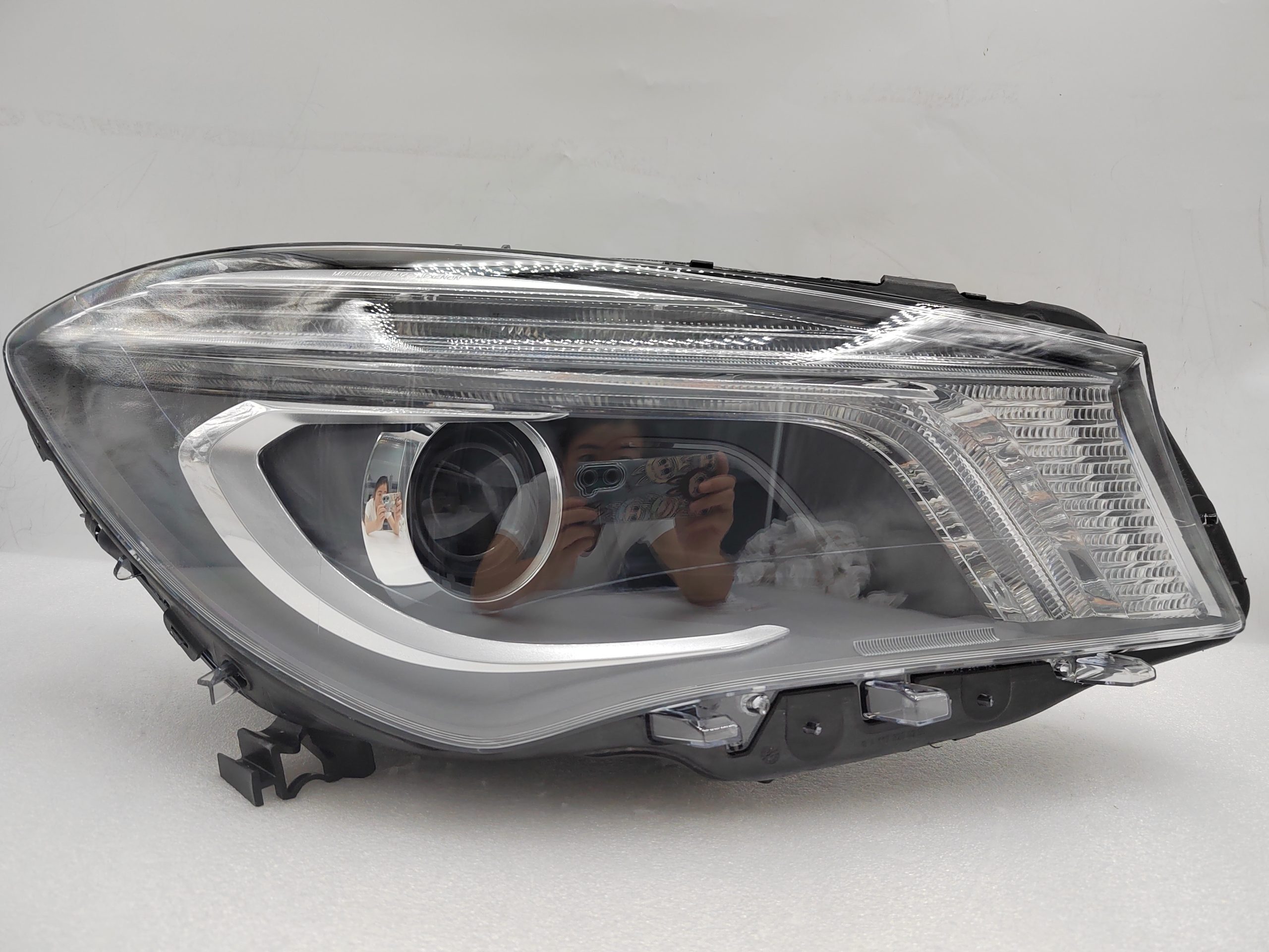 MERCEDES-BENZ CLA-CLASS W117 CLA250 2012-2015 XENON R.H.S HEADLIGHT ASSEMBLY