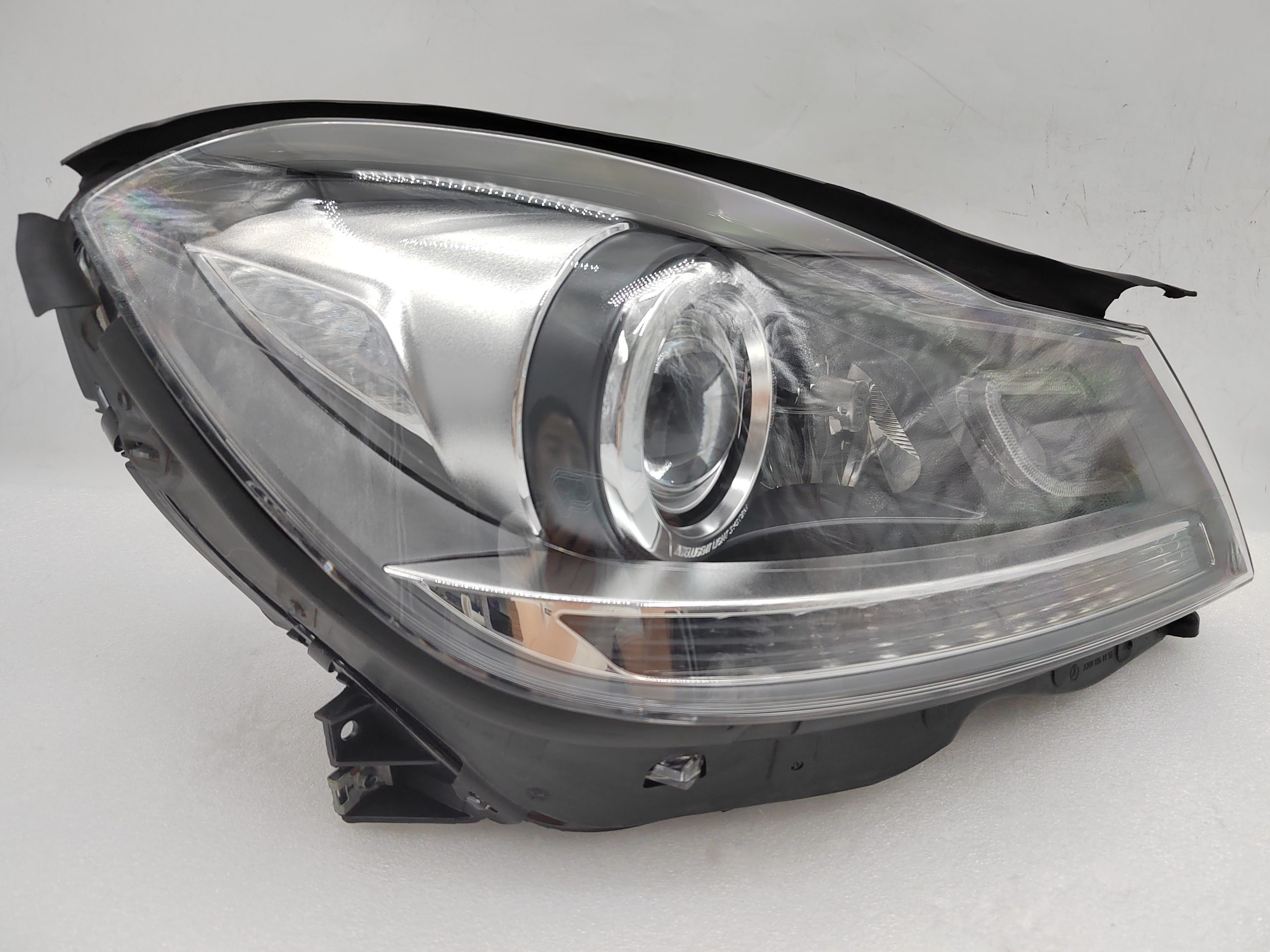 MERCEDES-BENZ C-CLASS W204 2012-2013 XENON R.H.S HEADLIGHT ASSEMBLY