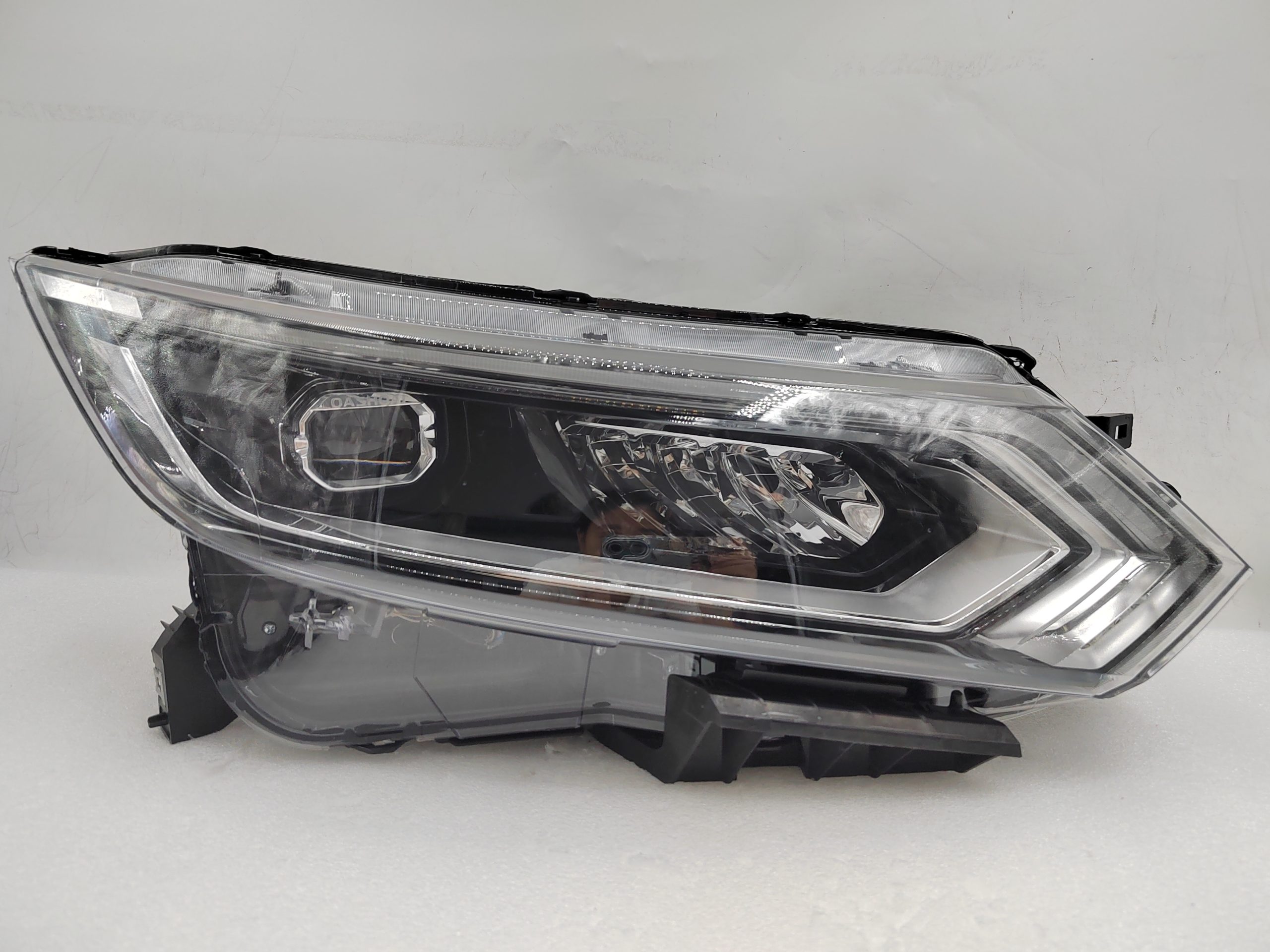 NISSAN QASHQAI J11 2017-2020 LED R.H.S HEADLIGHT ASSEMBLY