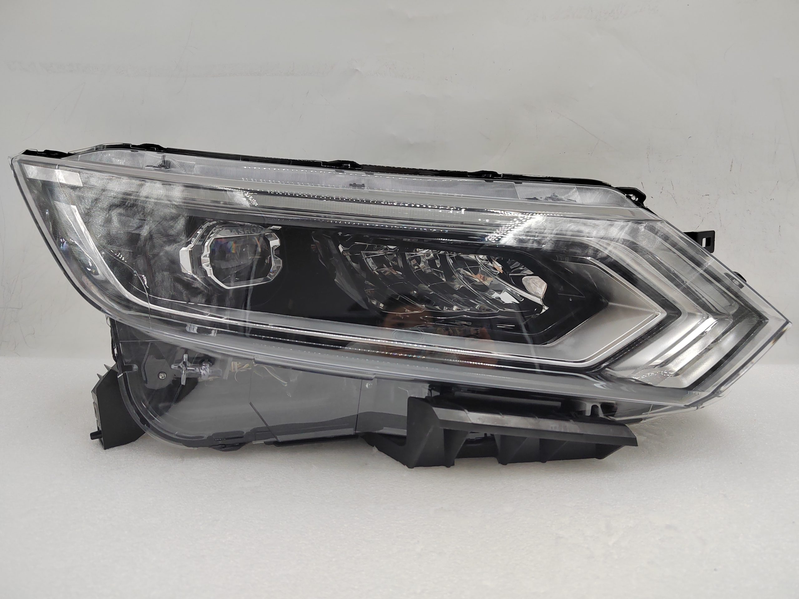 NISSAN QASHQAI J11 2017-2020 LED R.H.S HEADLIGHT ASSEMBLY