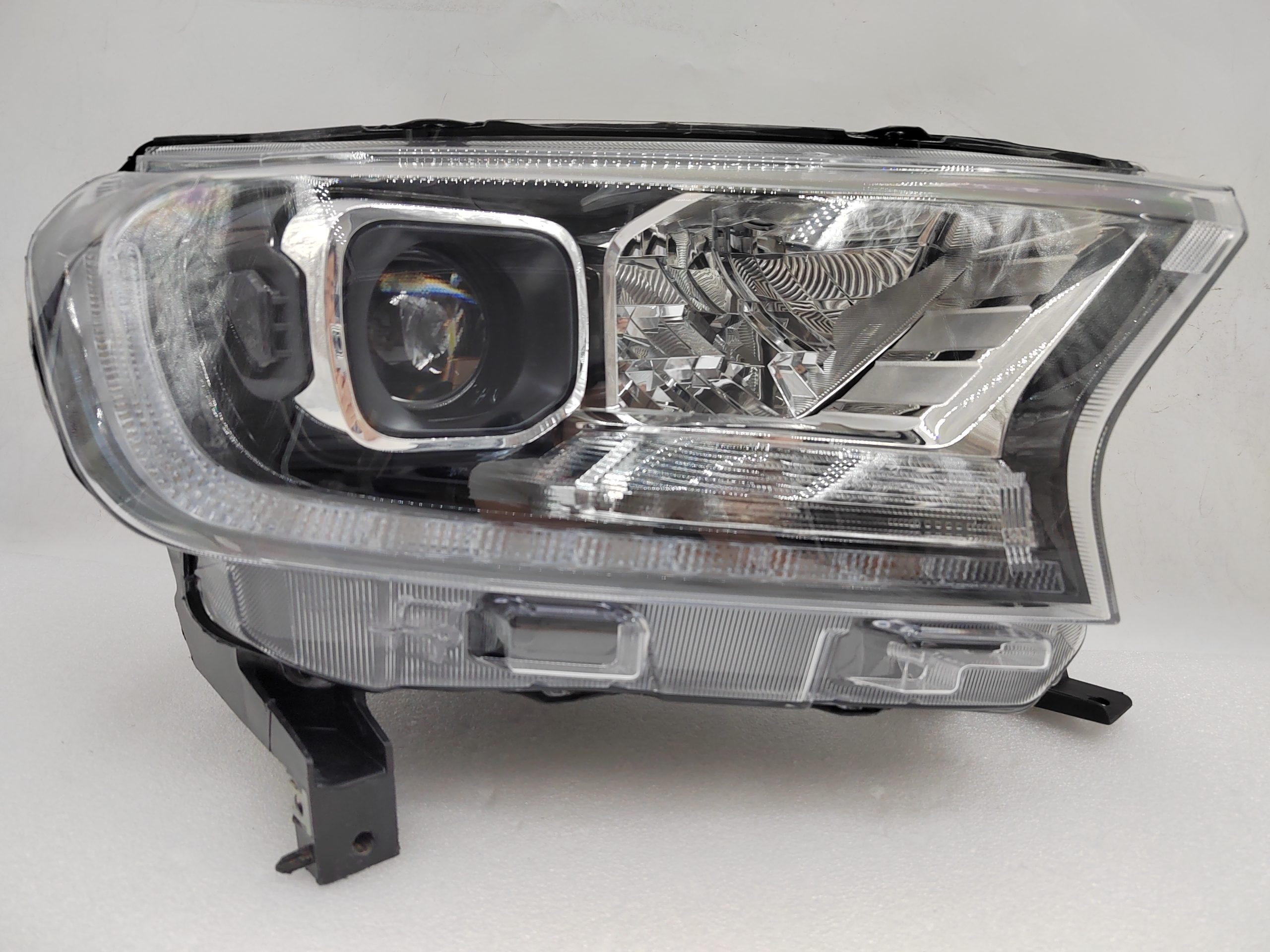 FORD EVEREST RANGER 2020-2021 LED R.H.S HEADLIGHT ASSEMBLY