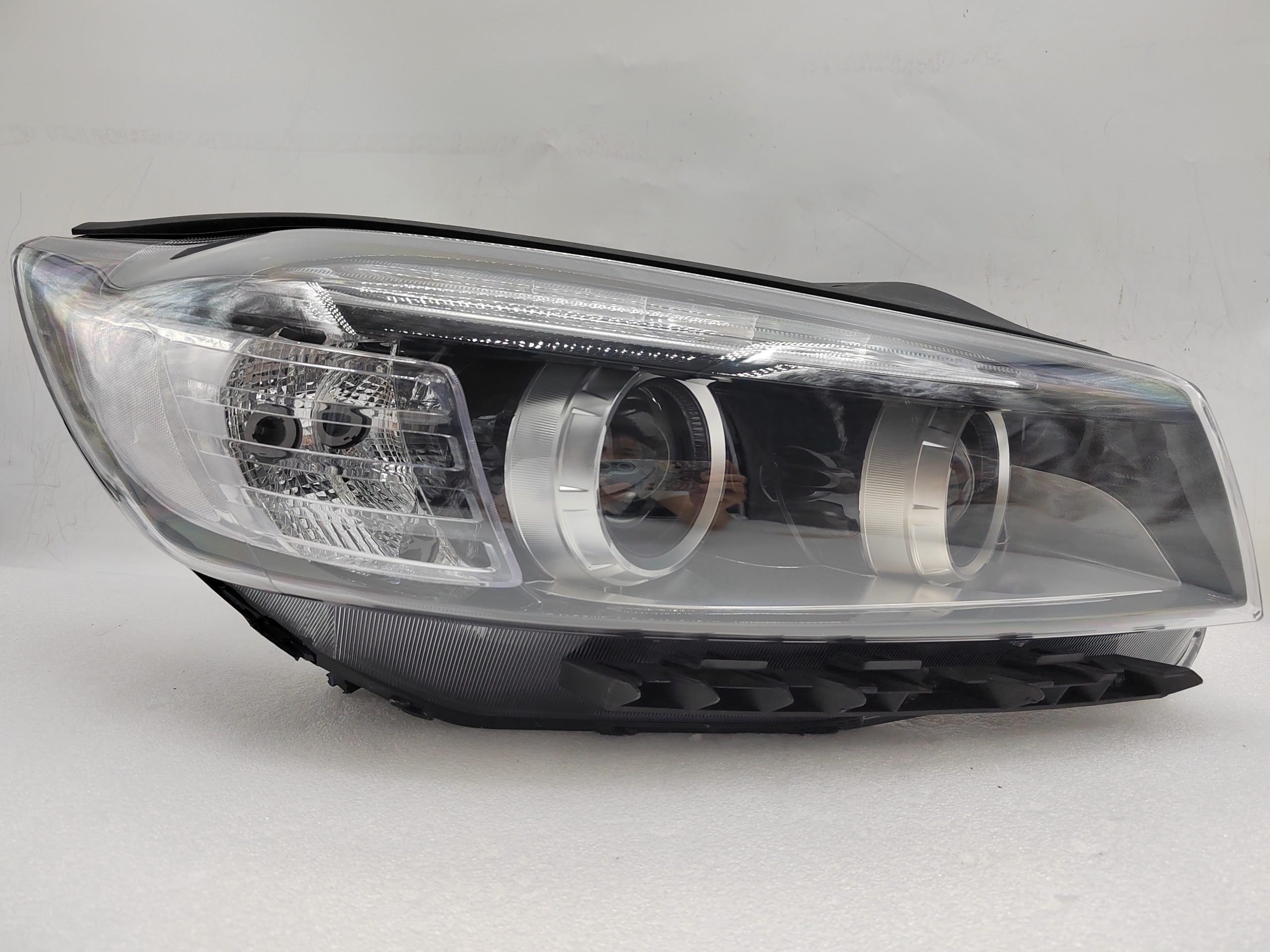 KIA SORENTO 2019-2020 XENON R.H.S HEADLIGHT ASSEMBLY