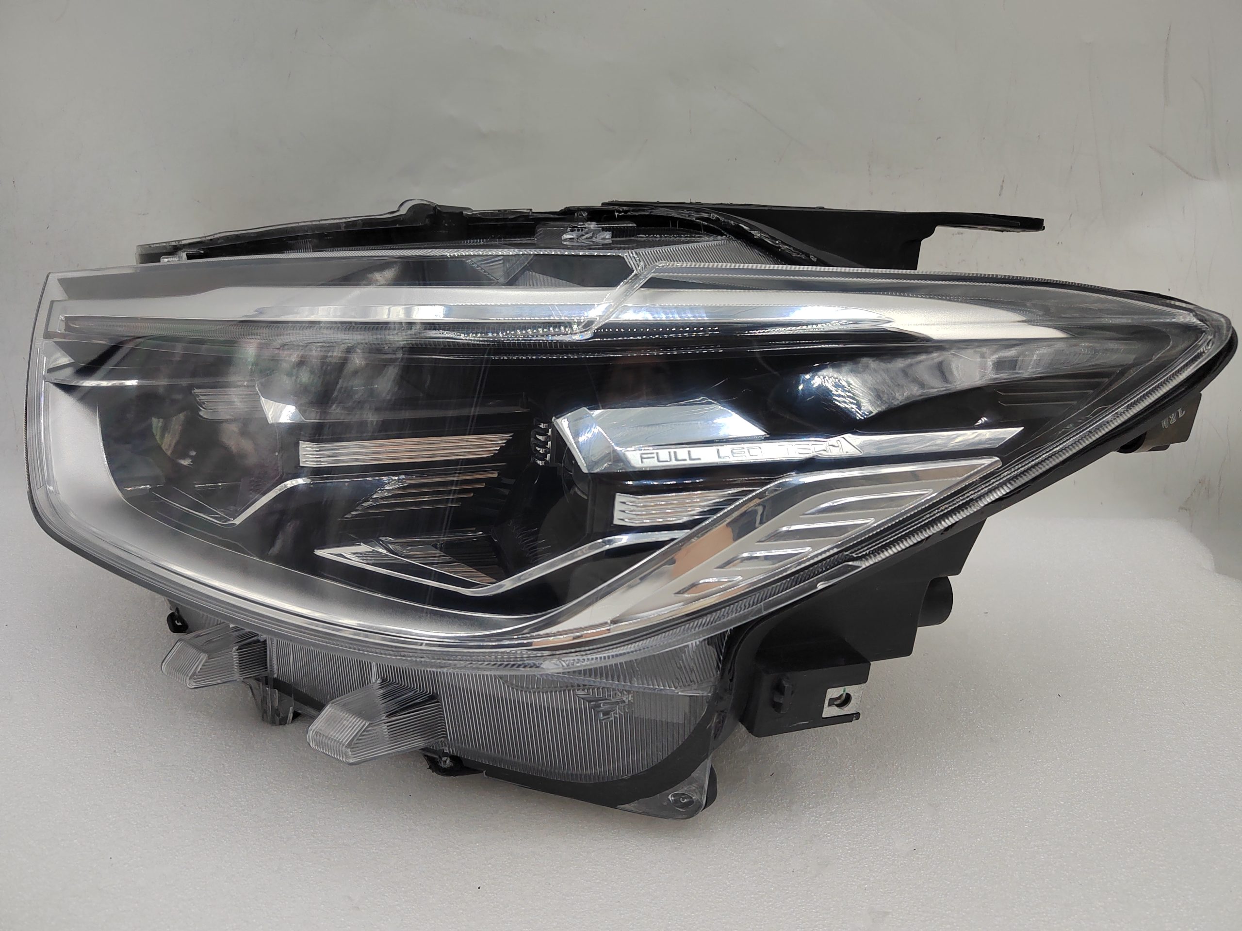 MAXUS LDV D90 2022-2024 LED L.H.S HEADLIGHT ASSEMBLY